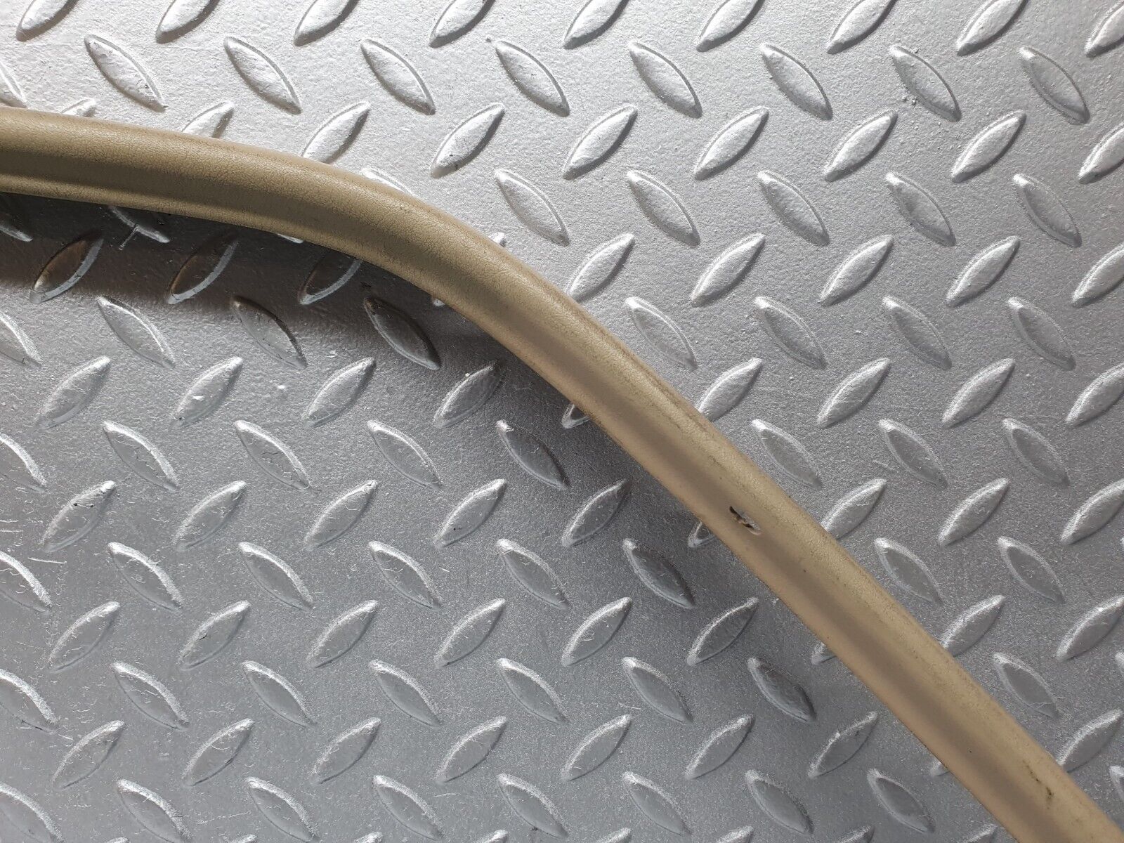 40977 Mercedes-Benz W126 300SE Rear Right Door Window Frame Cover 1267350671