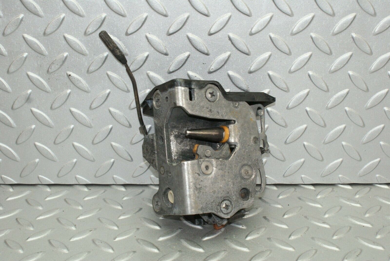 2596 Mercedes-Benz W116 350SE Door Lock Mechanism Right
