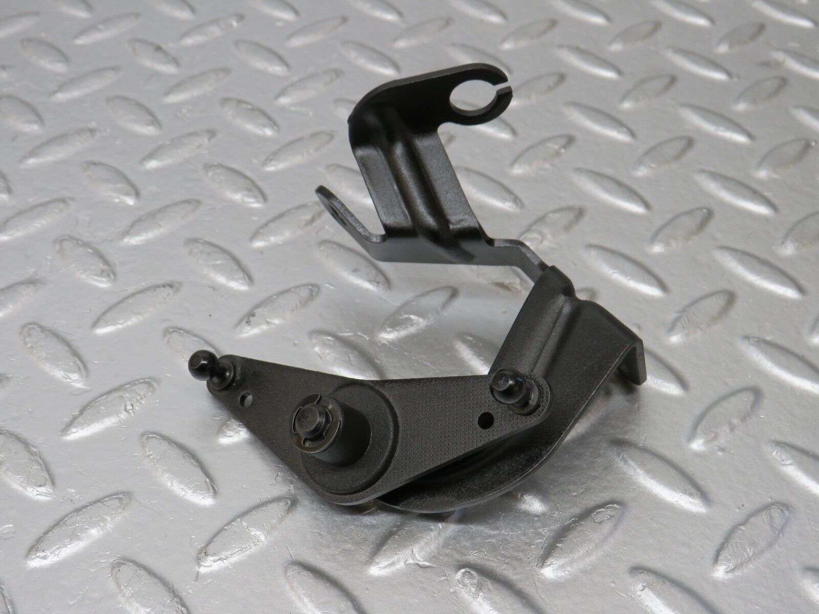 34586 Mercedes-Benz C126 380SEC Coupe Throttle Linkage