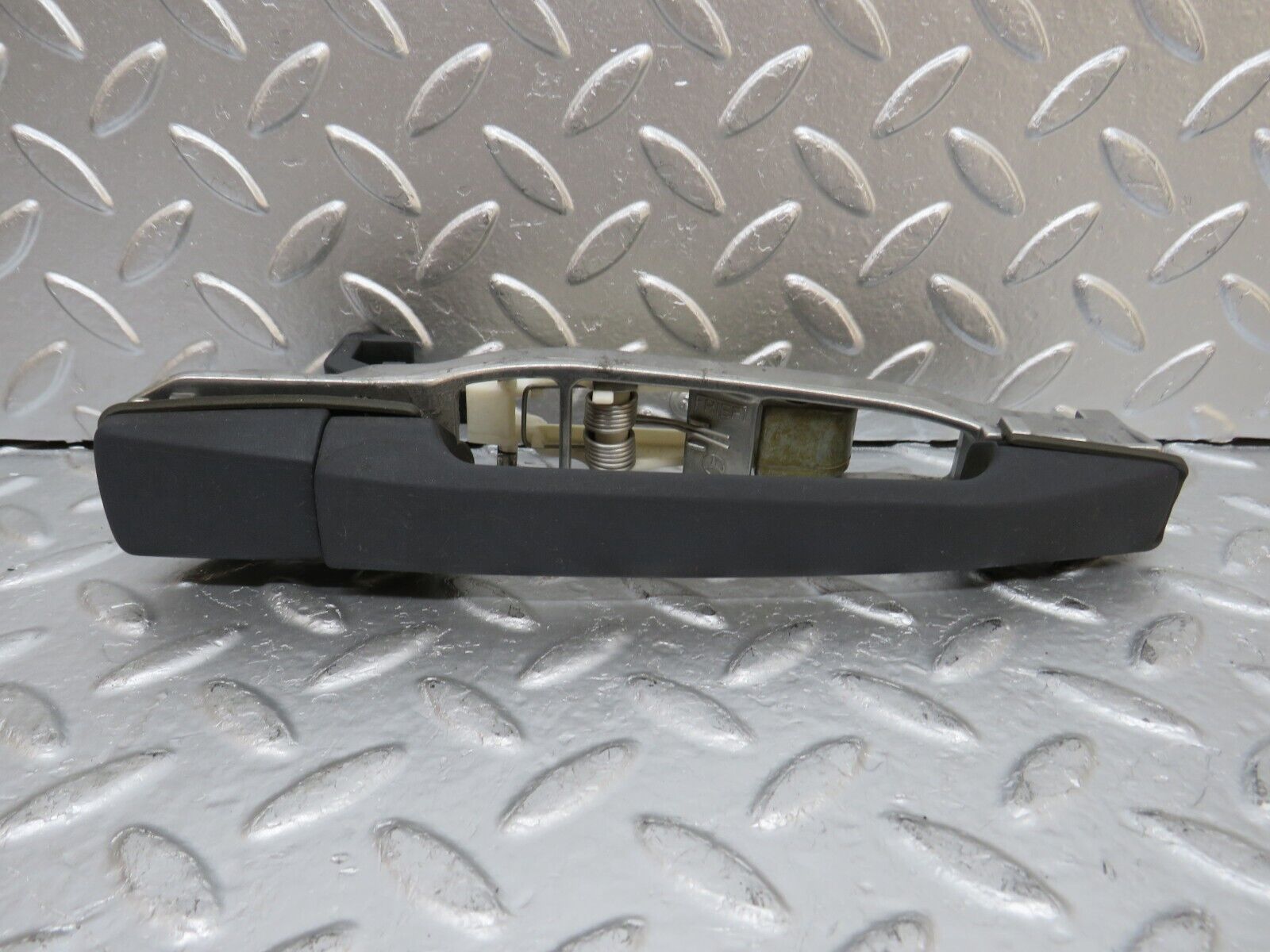 29322 Mercedes-Benz W124 230E Rear Right Exterior Door Handle