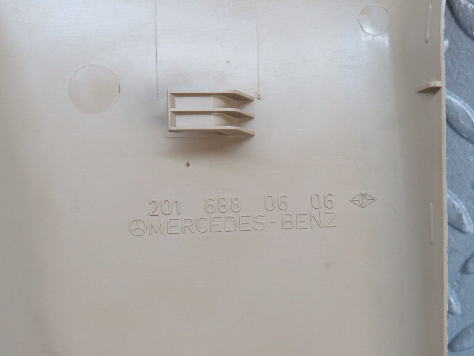 36484 Mercedes-Benz W201 190E 2.0L Kick Panel Right Side Beige 2016880606