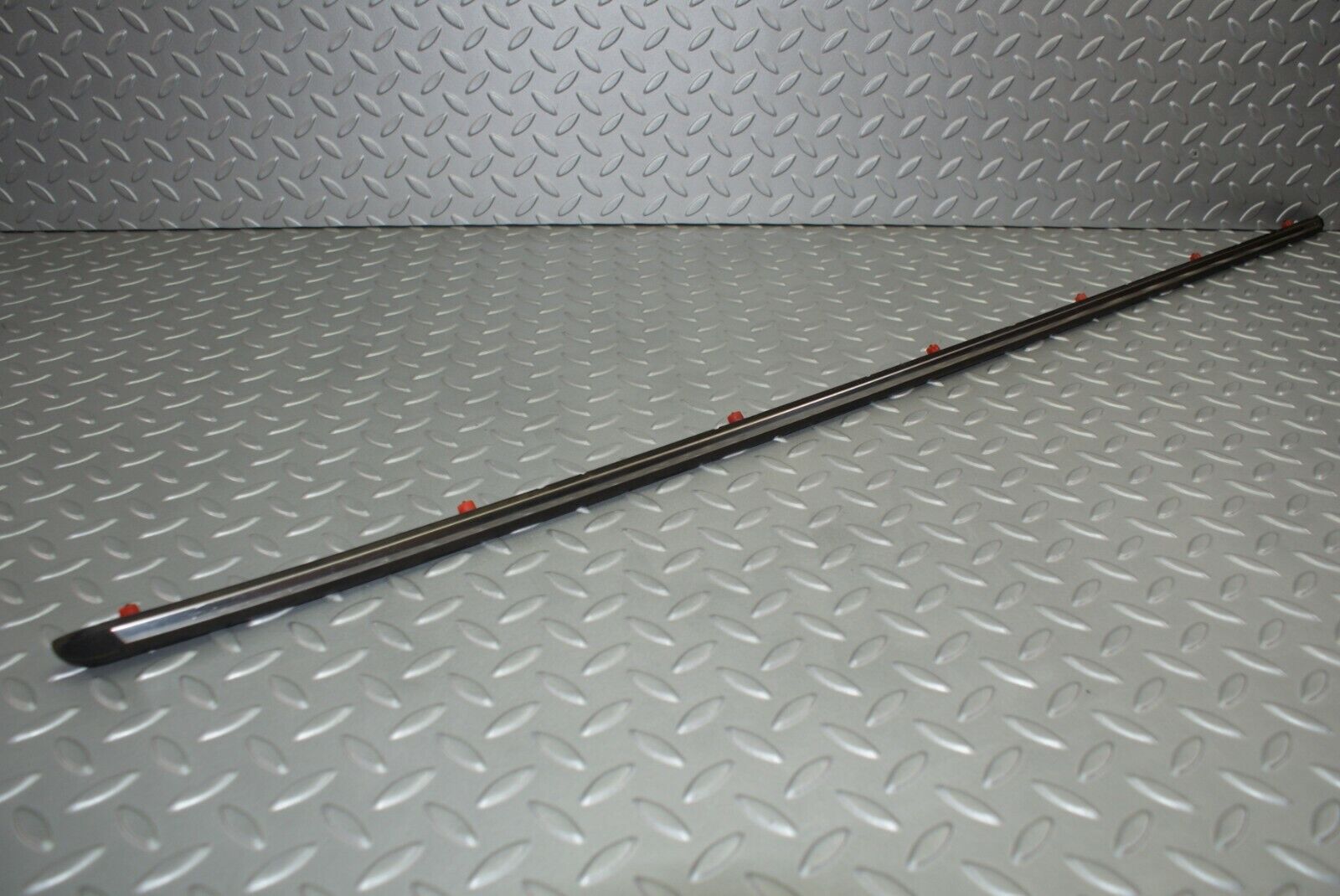 2985 Mercedes-Benz C123 280CE Coupe Front Left Fender Wing Chrome Trim