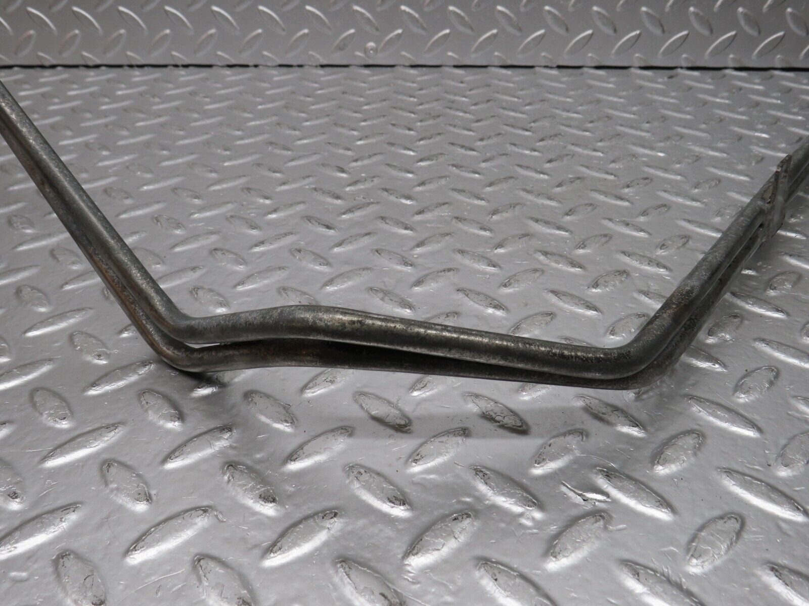 32718 Mercedes-Benz S124 300TE Wagon Oil Cooling Pipe