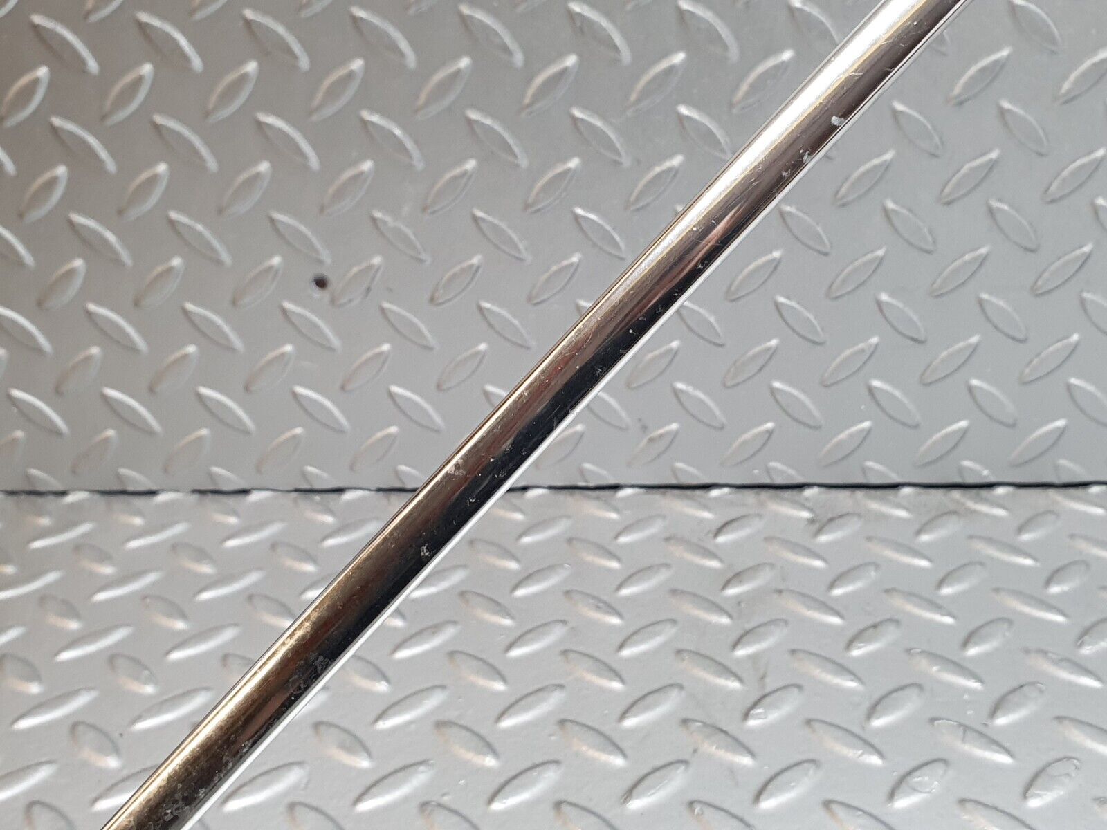 41262 Mercedes-Benz W126 300SE Roof Chrome Trim Left Side