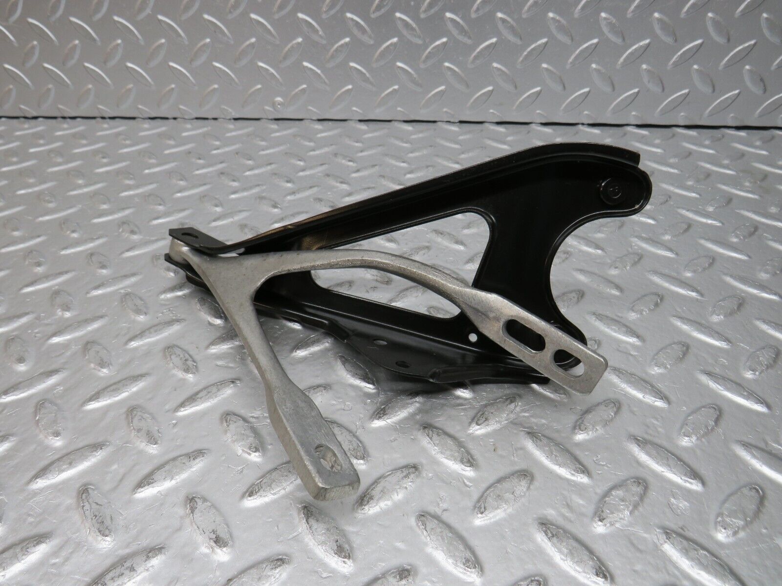 31737 Mercedes-Benz W201 190LE 1.8L Steering Column Bracket