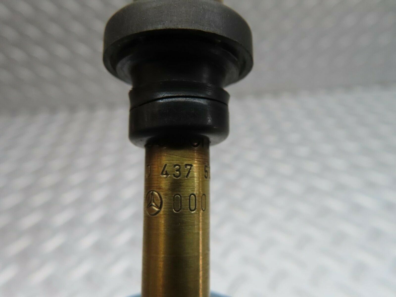 12169 Mercedes-Benz R129 300SL Coupe Fuel Injector 0437502054