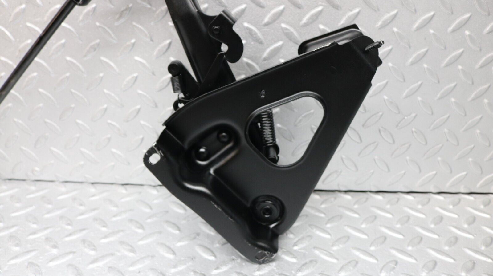 37219 Mercedes-Benz C126 420SEC Coupe Handbrake Regulator