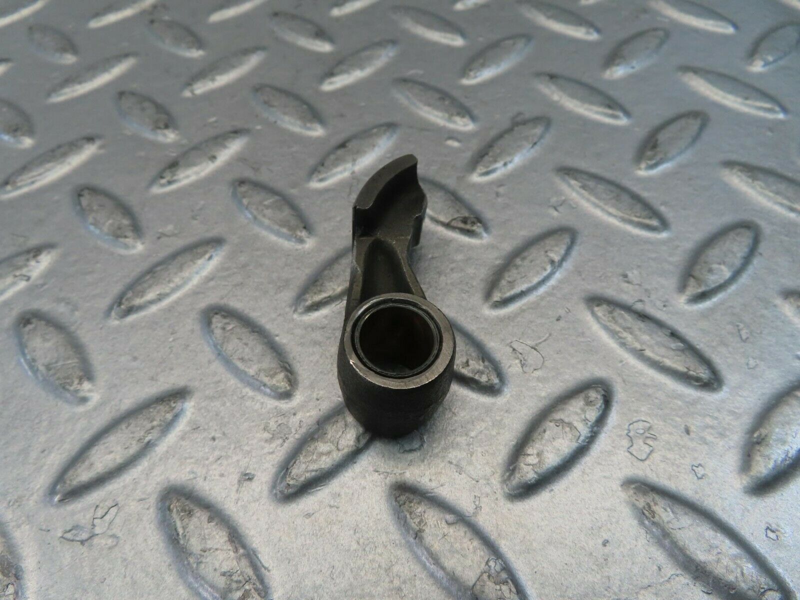 10972 Mercedes-Benz W115 220D Rocker Arm