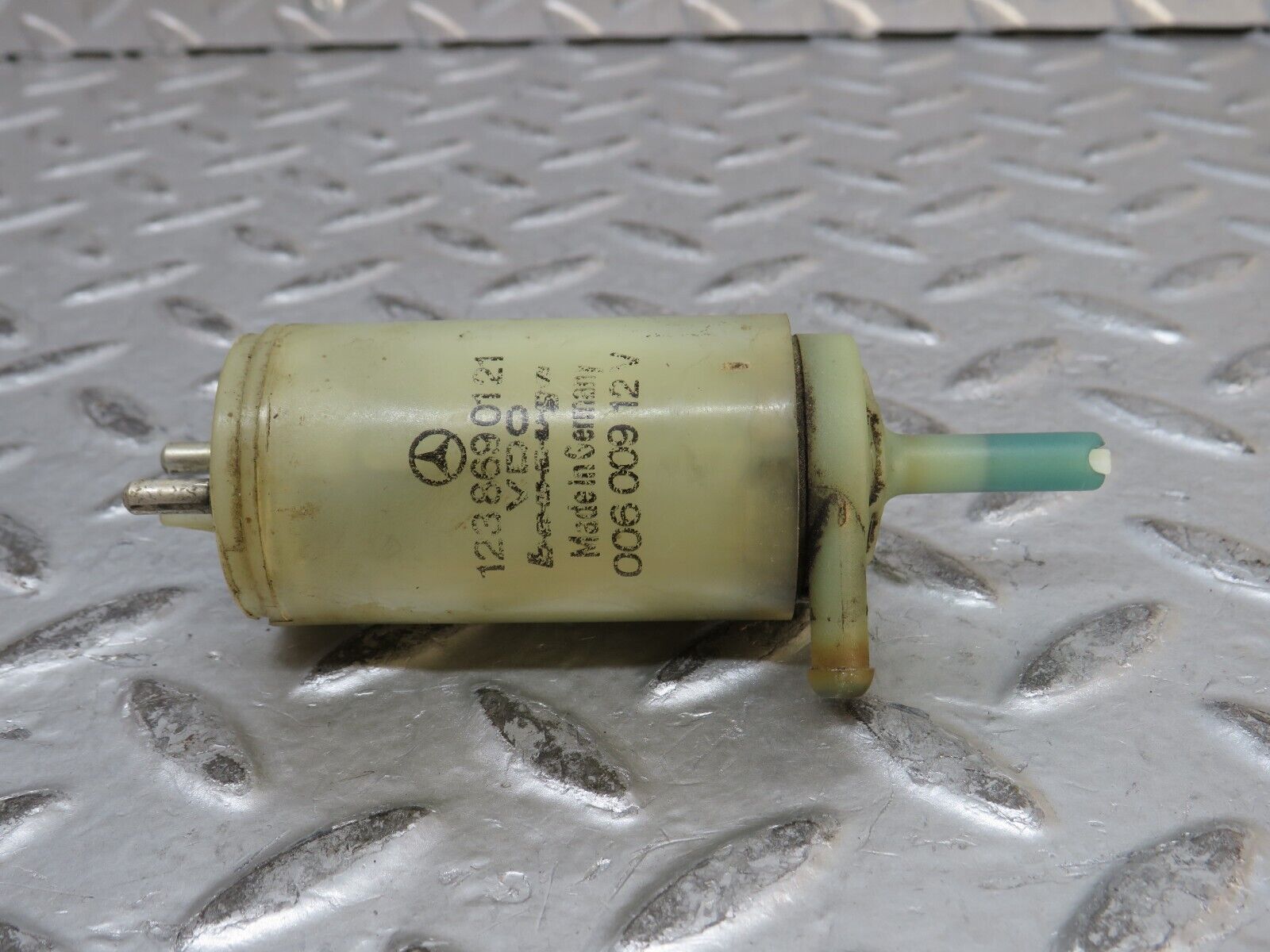 28485 Mercedes-Benz S123 240D Wagon Windscreen Washer Pump VDO 1238690121