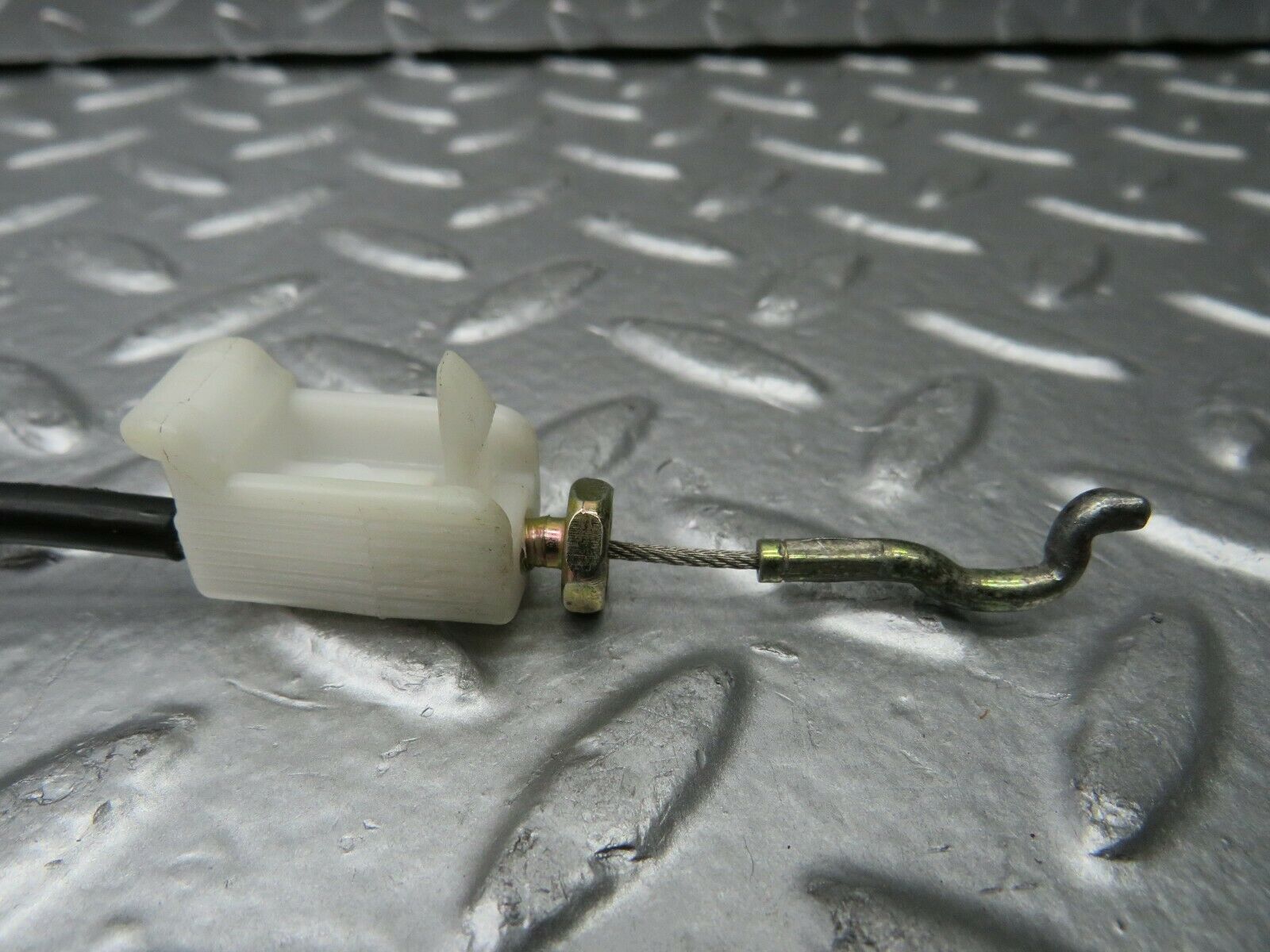 22589 Mercedes-Benz C124 E220 Coupe Door Lock Cable