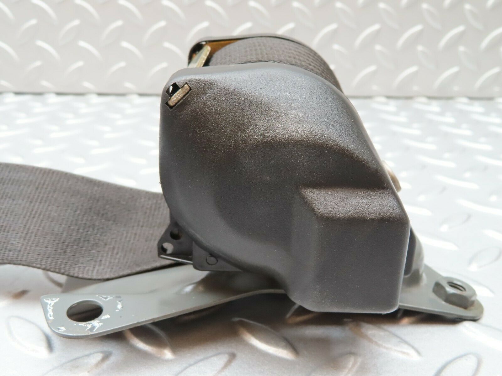 3904 Mercedes-Benz S123 200T Wagon Front Right Seat Belt 1238604286