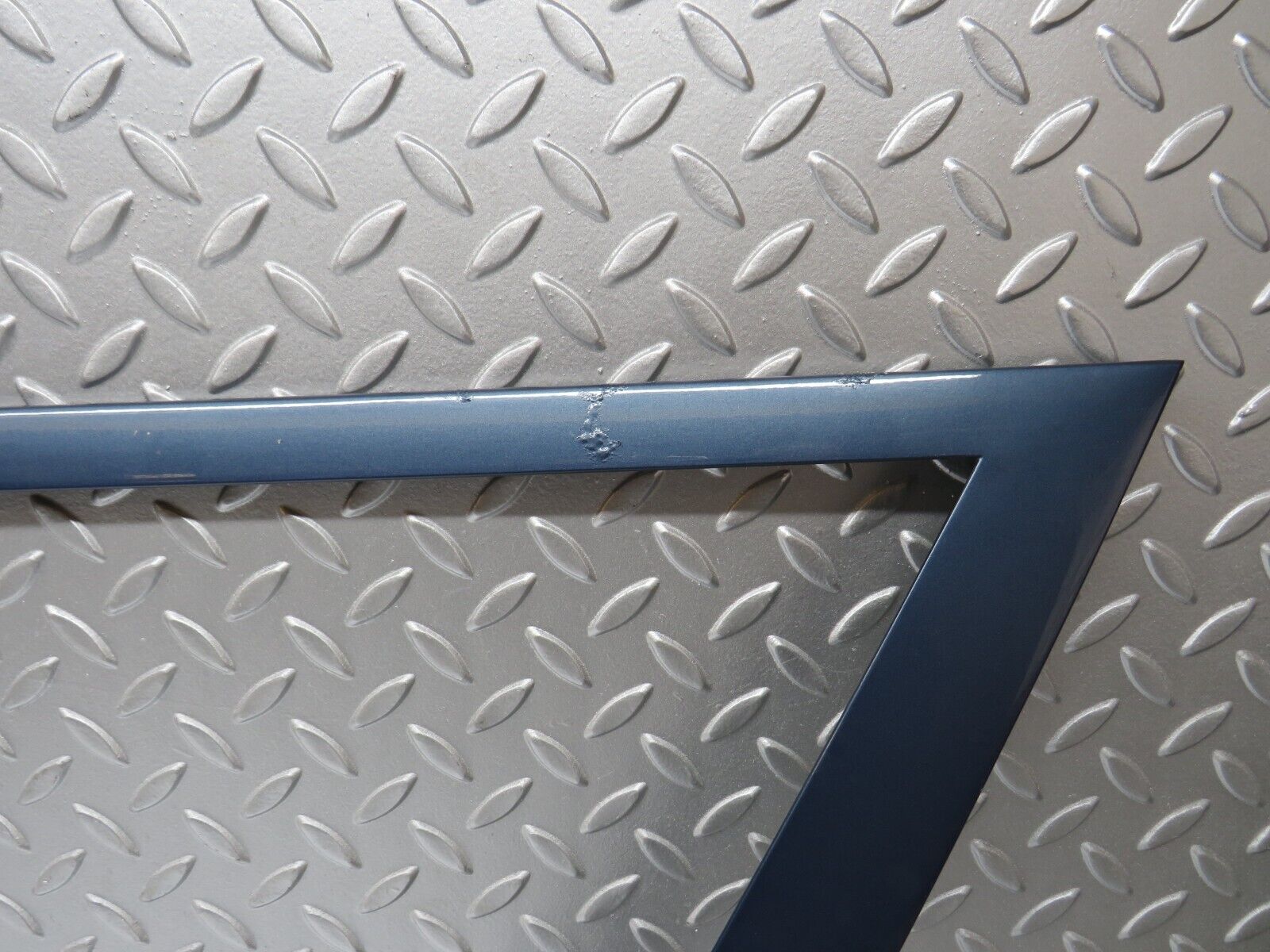 31183 Mercedes-Benz S124 220TE Wagon Front Right Door Exterior Frame Trim