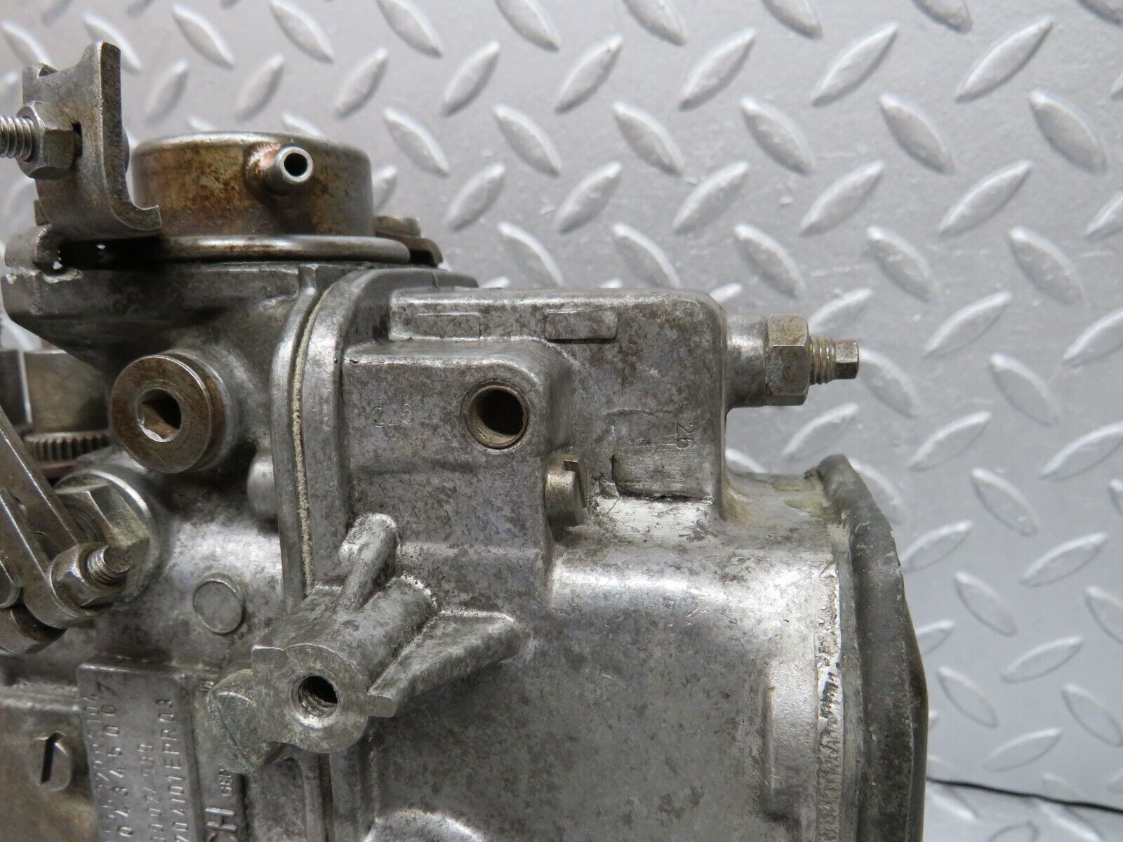 35930 Mercedes-Benz 240D OM616.912 Fuel Injection Pump 6160704101 0400074989