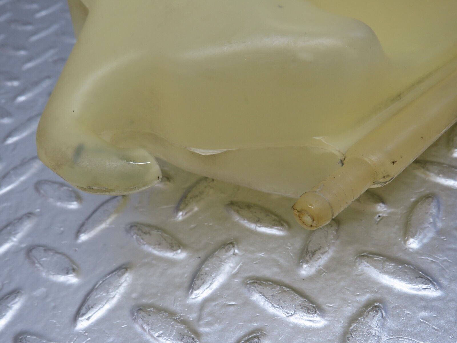 32428 Mercedes-Benz S124 300TE Wagon Coolant Expansion Tank 1245000449