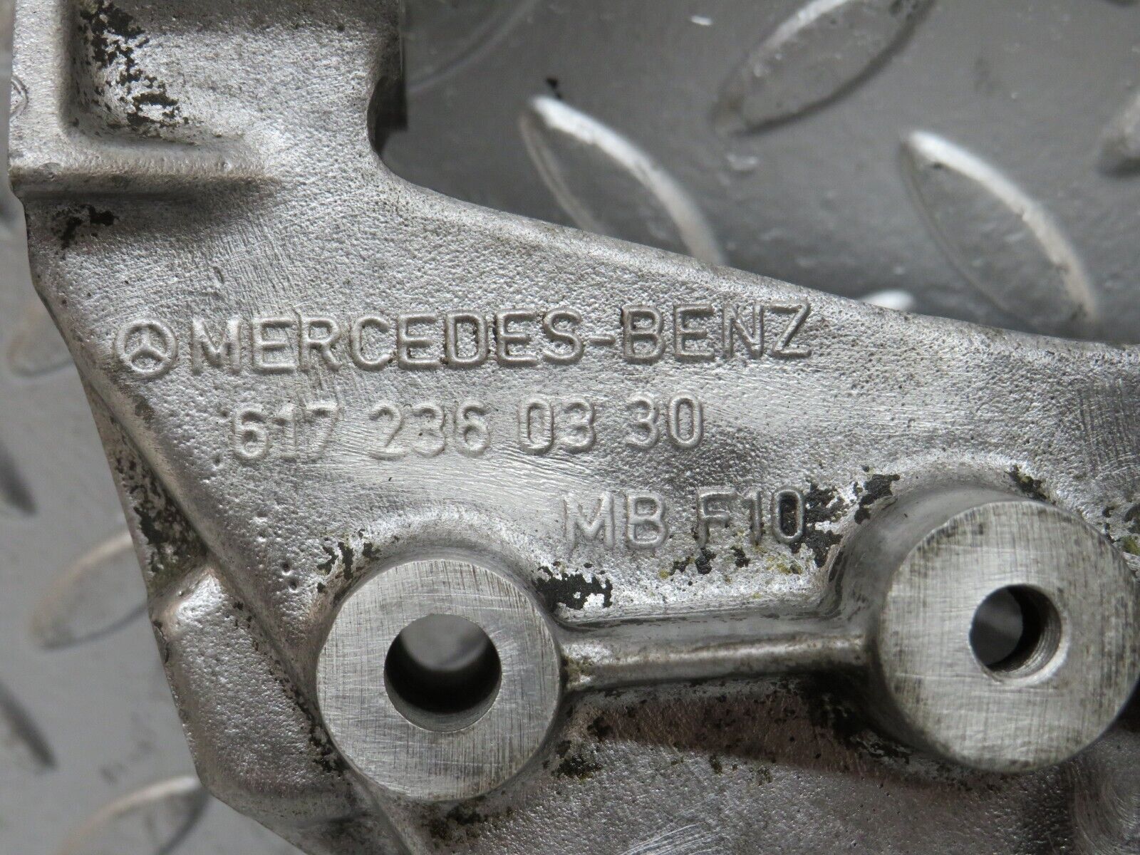 28429 Mercedes-Benz S123 240D Wagon Power Steering Pump Bracket 6172360330