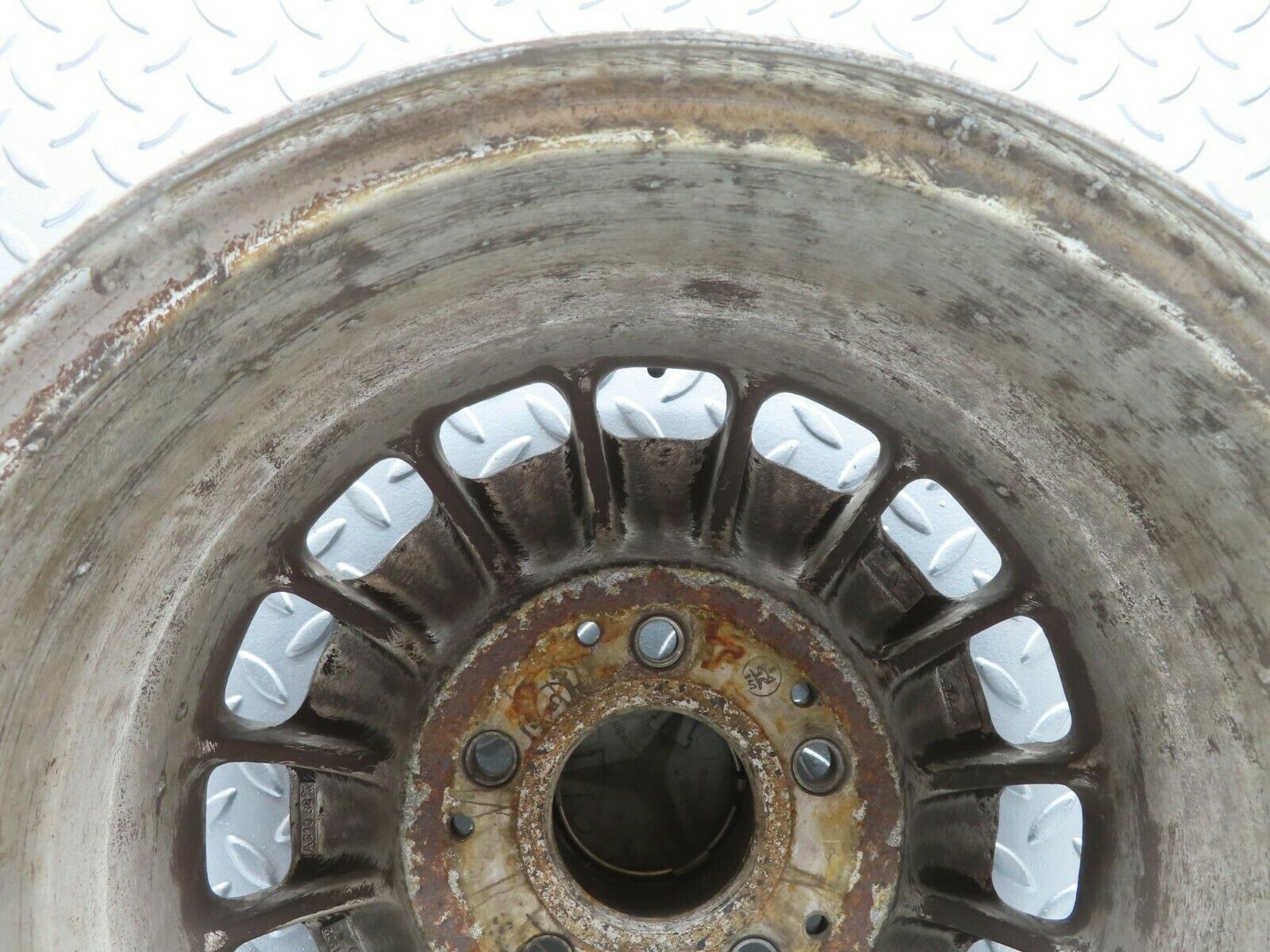 12105 Mercedes-Benz Alloy Wheel Mexican Hat 6Jx14H2 ET30 1264001902