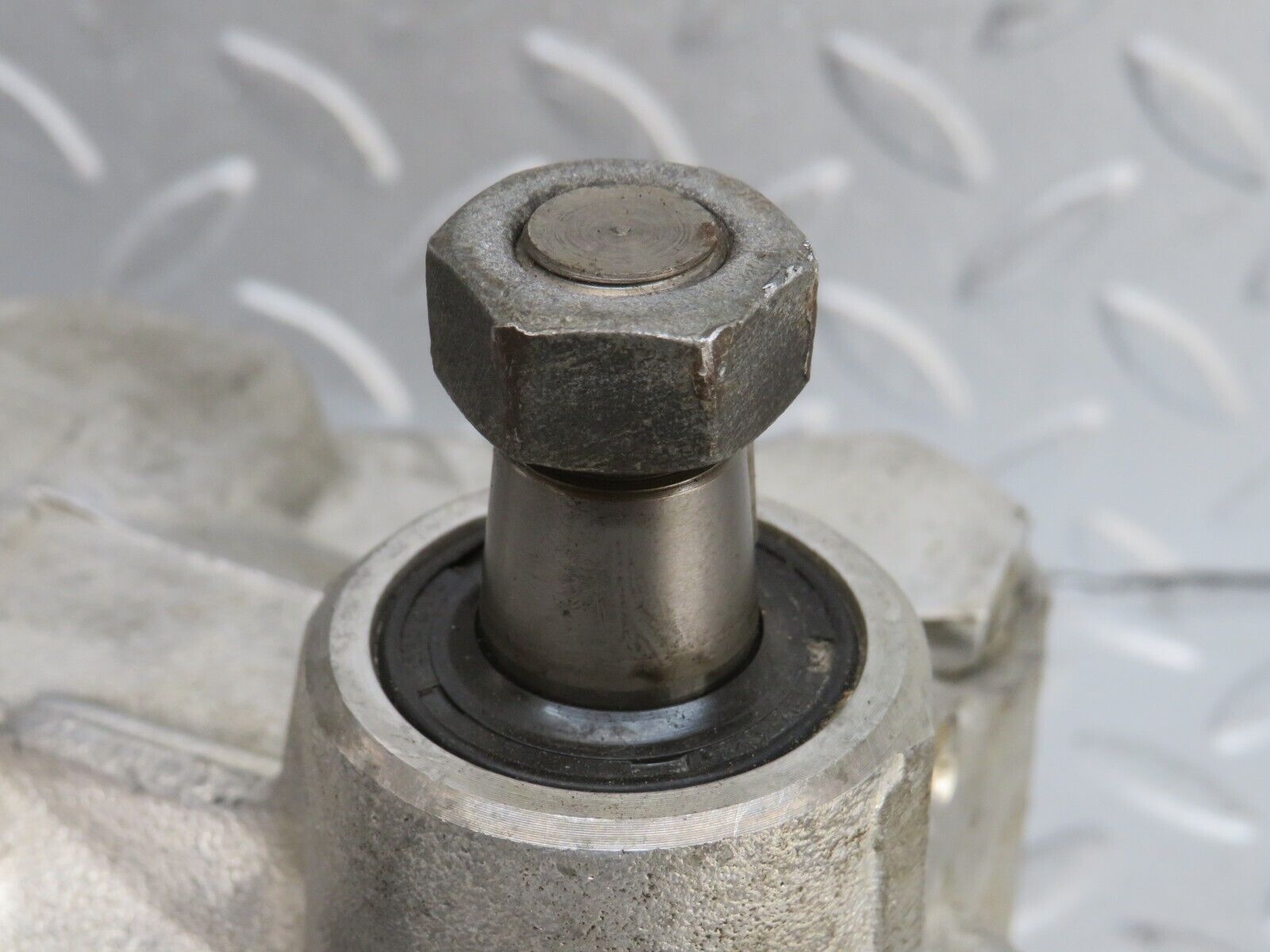 36270 Mercedes-Benz W126 420SE Power Steering Pump 1264601480 7672900446