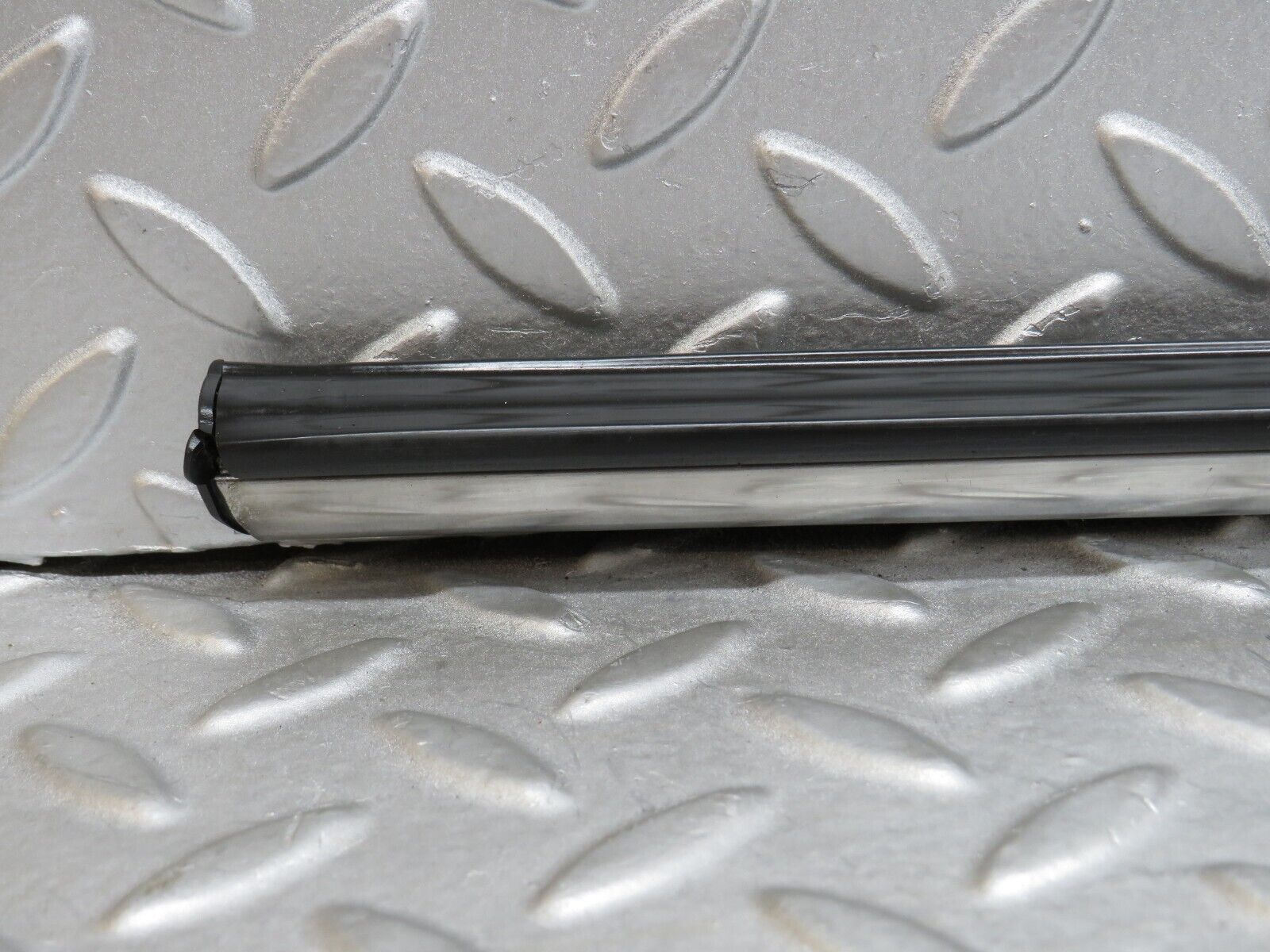 37432 Mercedes-Benz W109 300SEL Rear Right Fender Wing Centre Moulding Trim