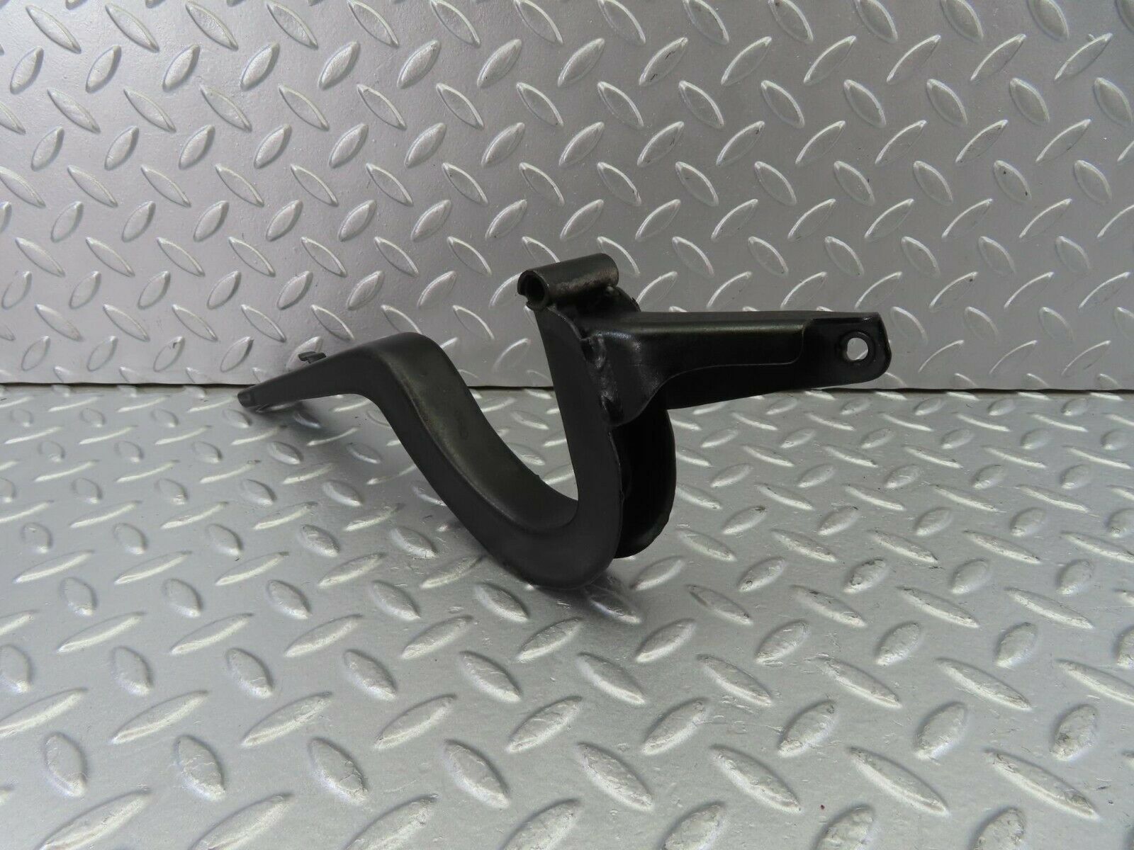 10847 Mercedes-Benz W123 230E Trunk Lid Hinge Left Side 1237500187