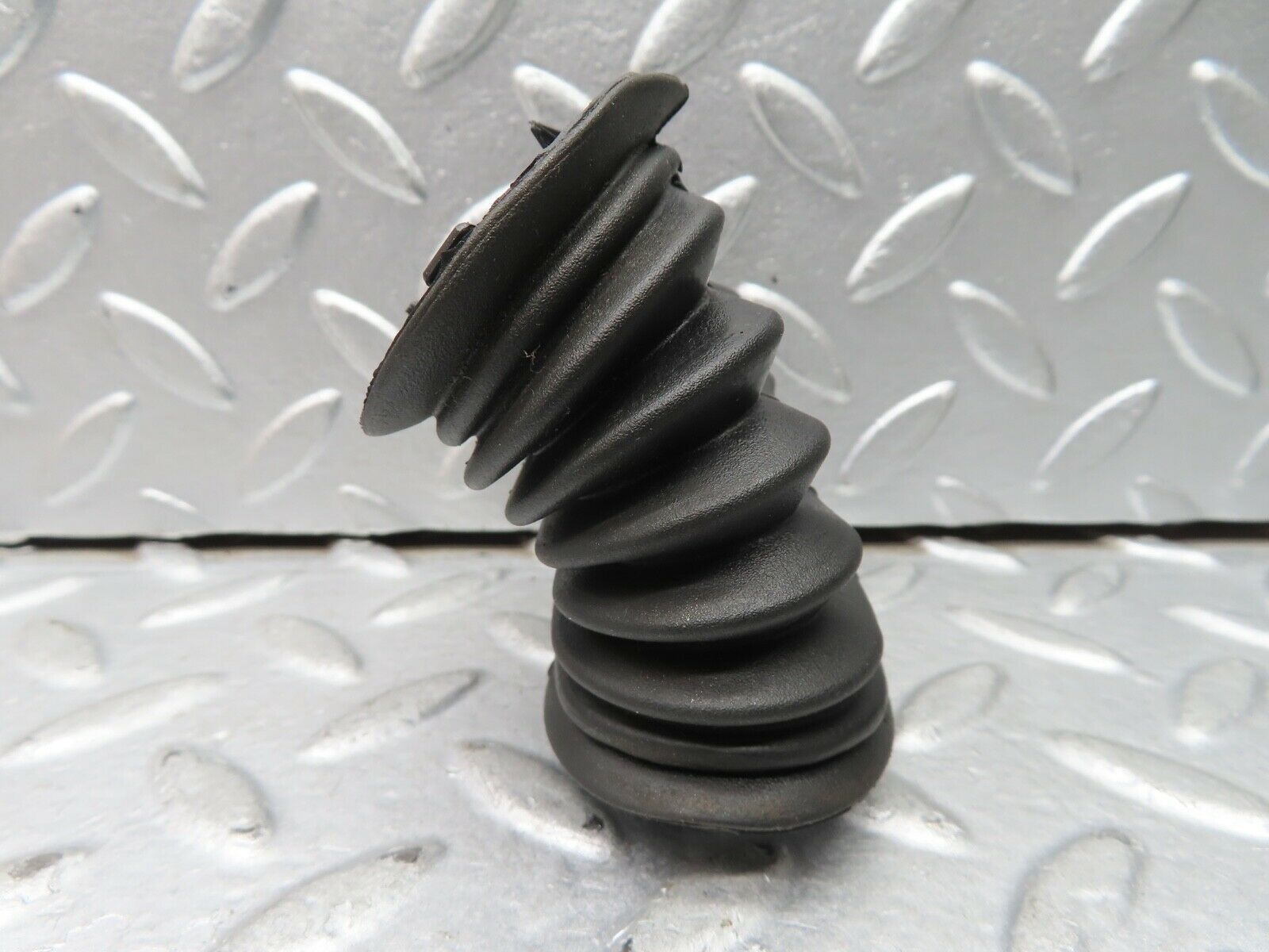 21622 Mercedes-Benz W126 300SE Rear Door Wire Protector Rubber 1248210597