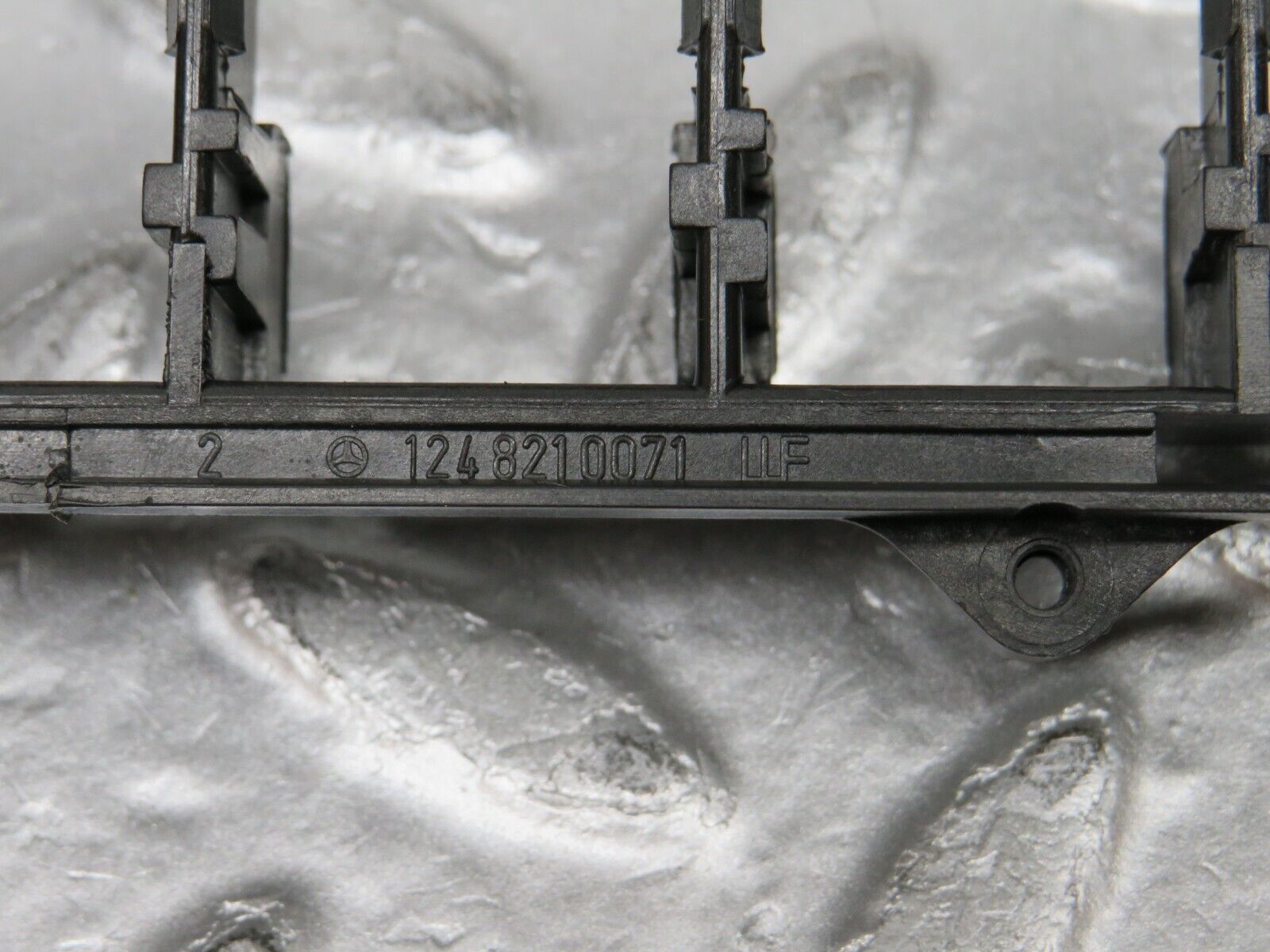 31366 Mercedes-Benz S124 220TE Wagon Centre Console Switch Bracket 1248210071