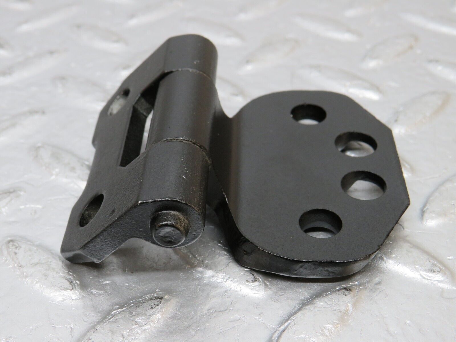 31540 Mercedes-Benz S124 220TE Wagon Door Hinge Left Side