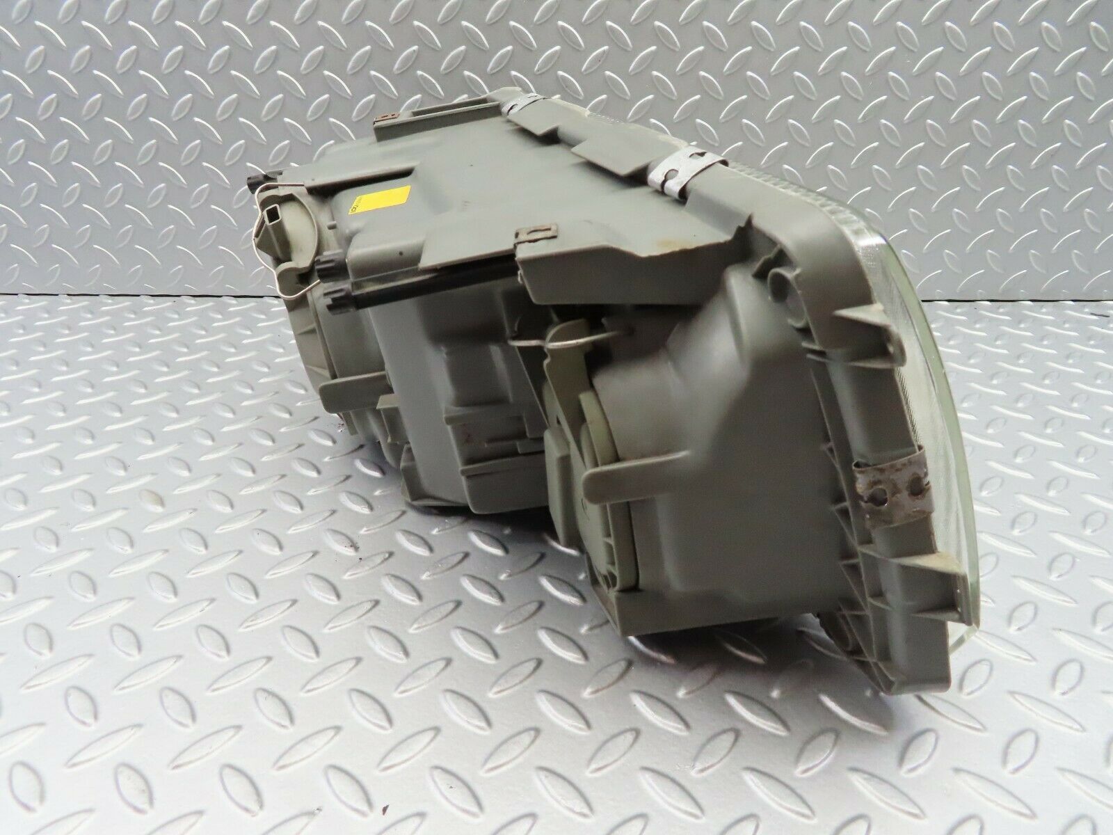 6398 Mercedes-Benz W126 380SE Headlight Bosch Left Side 1268209461