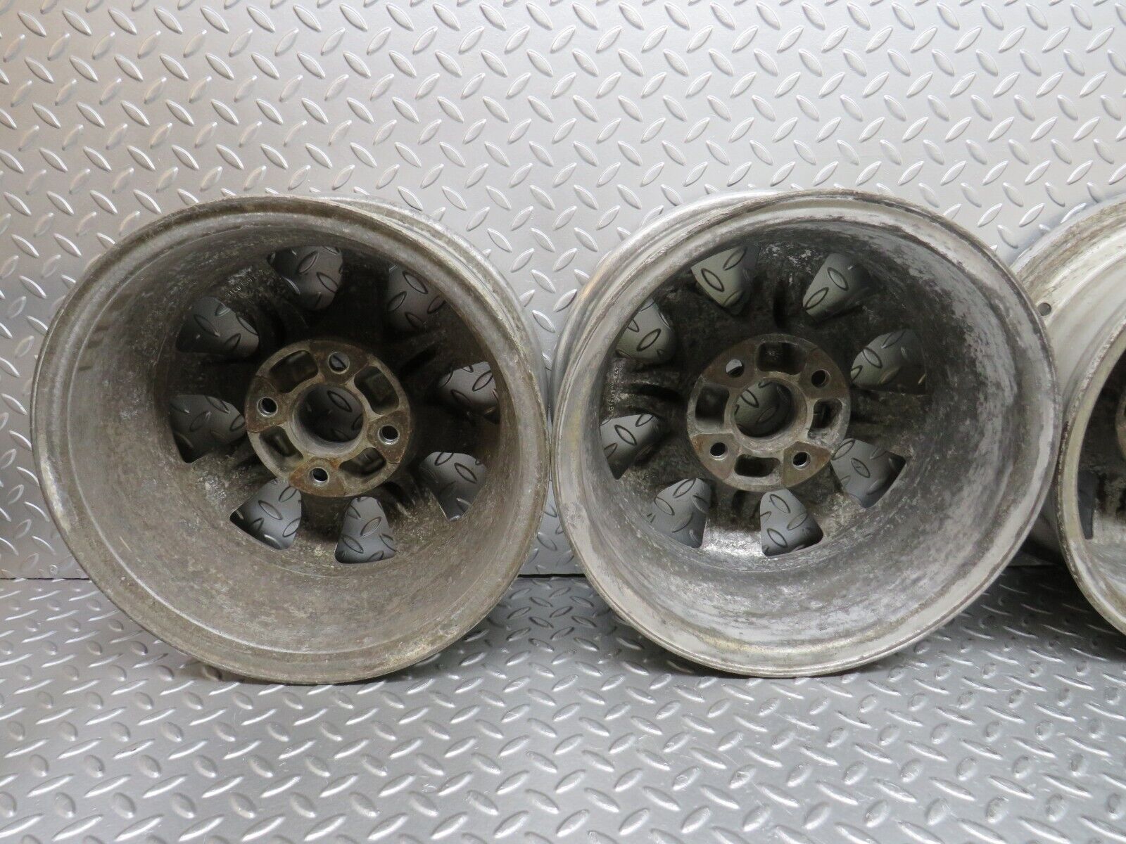 30197 Porsche 924 Alloy Wheel Set 6Jx14H2 477601031