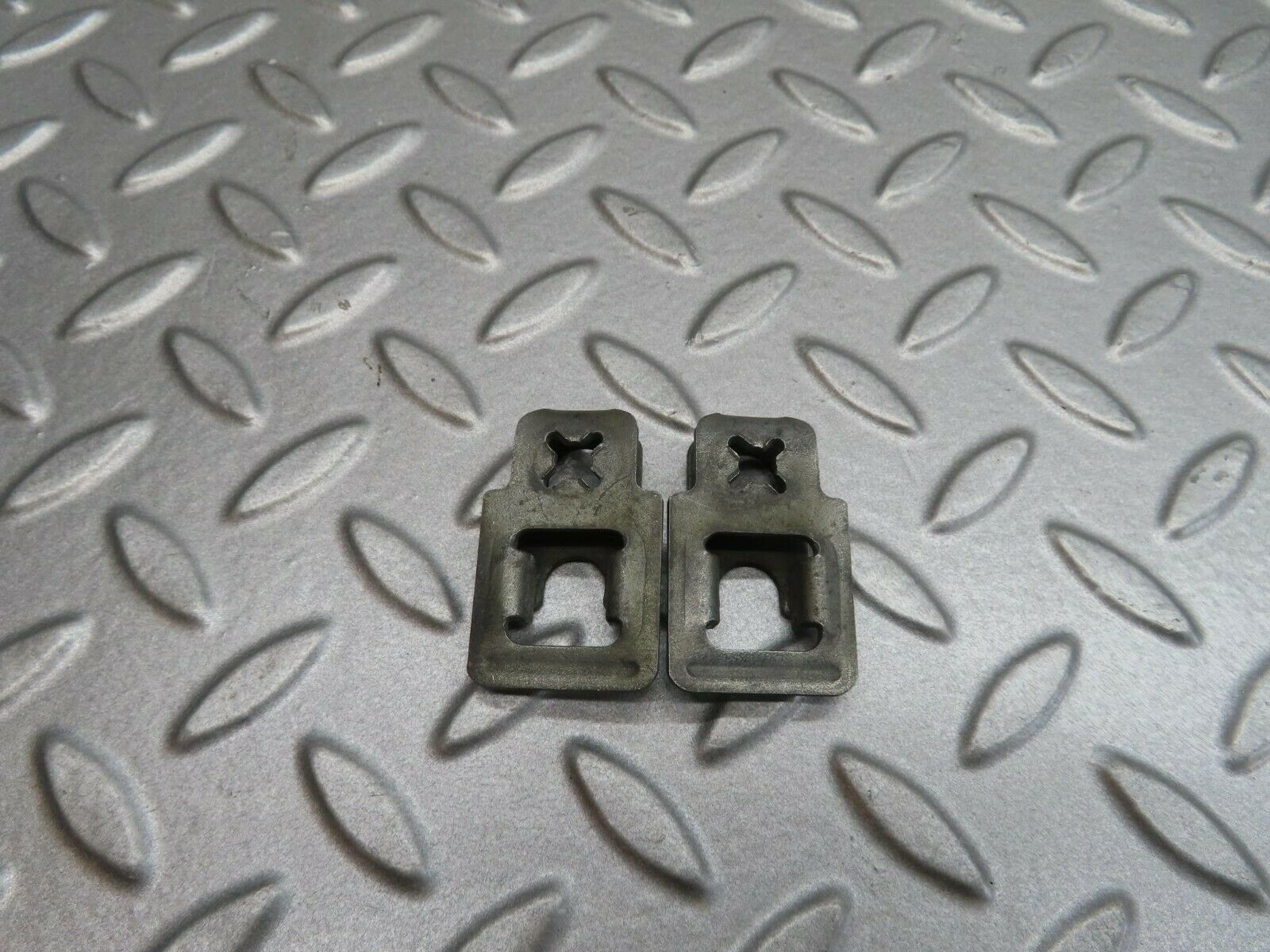 12176 Mercedes-Benz R129 300SL Coupe Fuel Injector Bracket