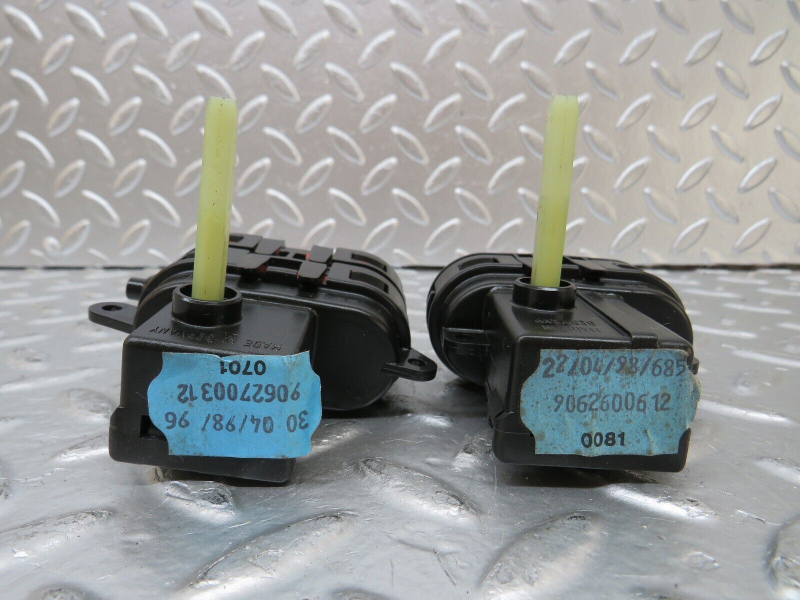 25039 Mercedes-Benz W140 S320 2x Heater Box Vacuum Actuator 9062700312