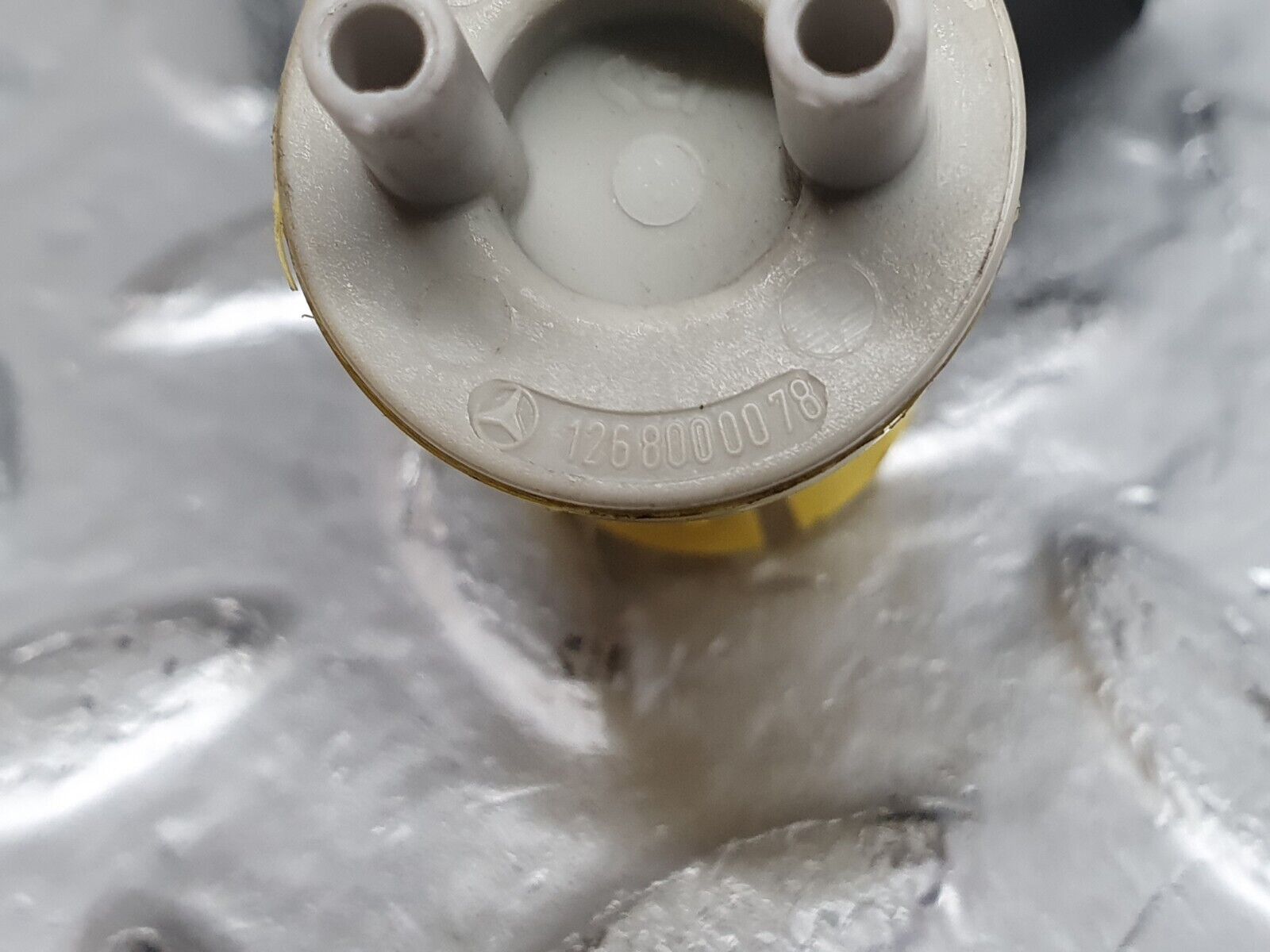 41179 Mercedes-Benz W126 300SE Vacuum Check Valve Pair 1268000078