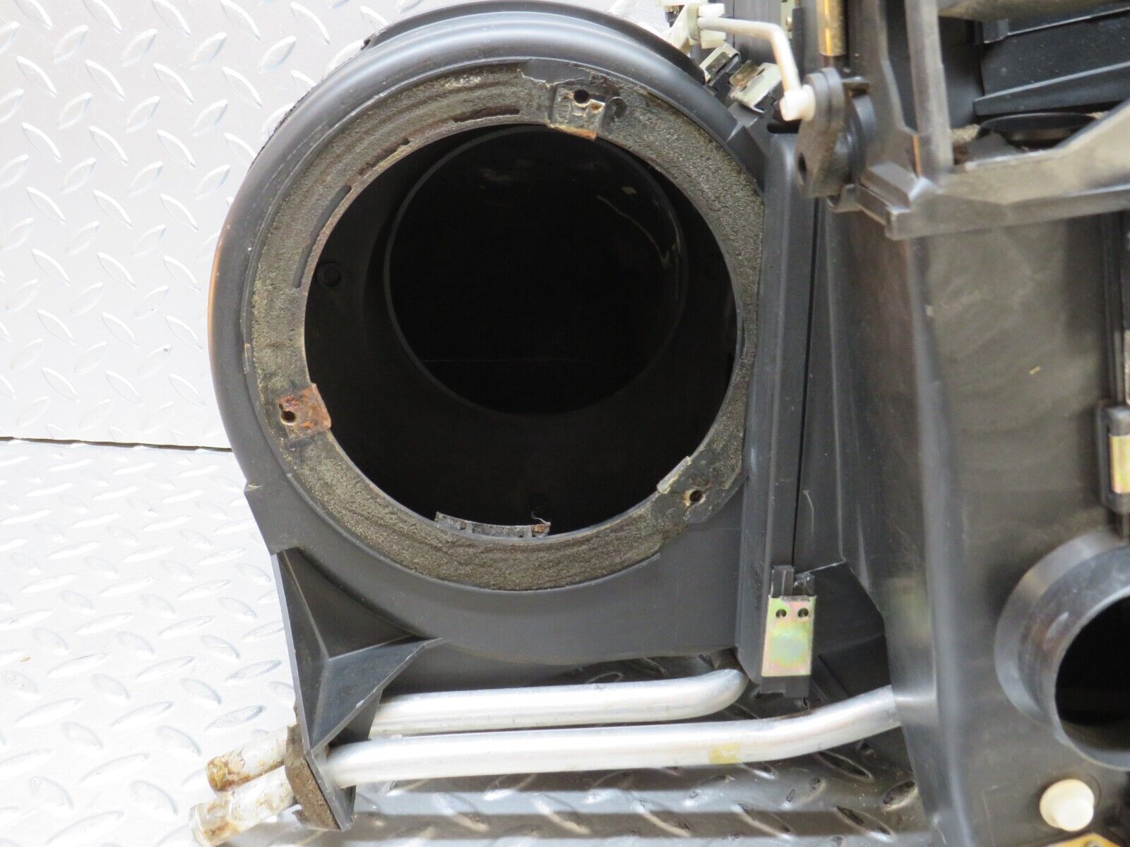 28411 Mercedes-Benz S123 240D Wagon Heater Box Blower Housing Behr 1238300508