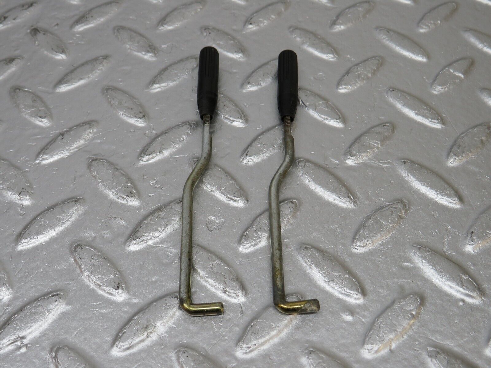 33636 Mercedes-Benz W201 190E 2.0L Front Door Lock Knob Pair