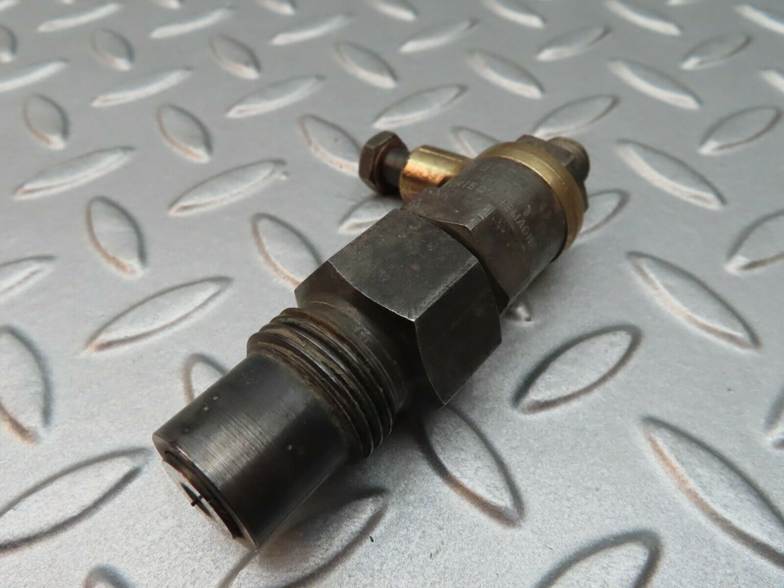 3686 Mercedes-Benz W120 PONTON Diesel Fuel Injetcor Bosch KCA30SD2/4