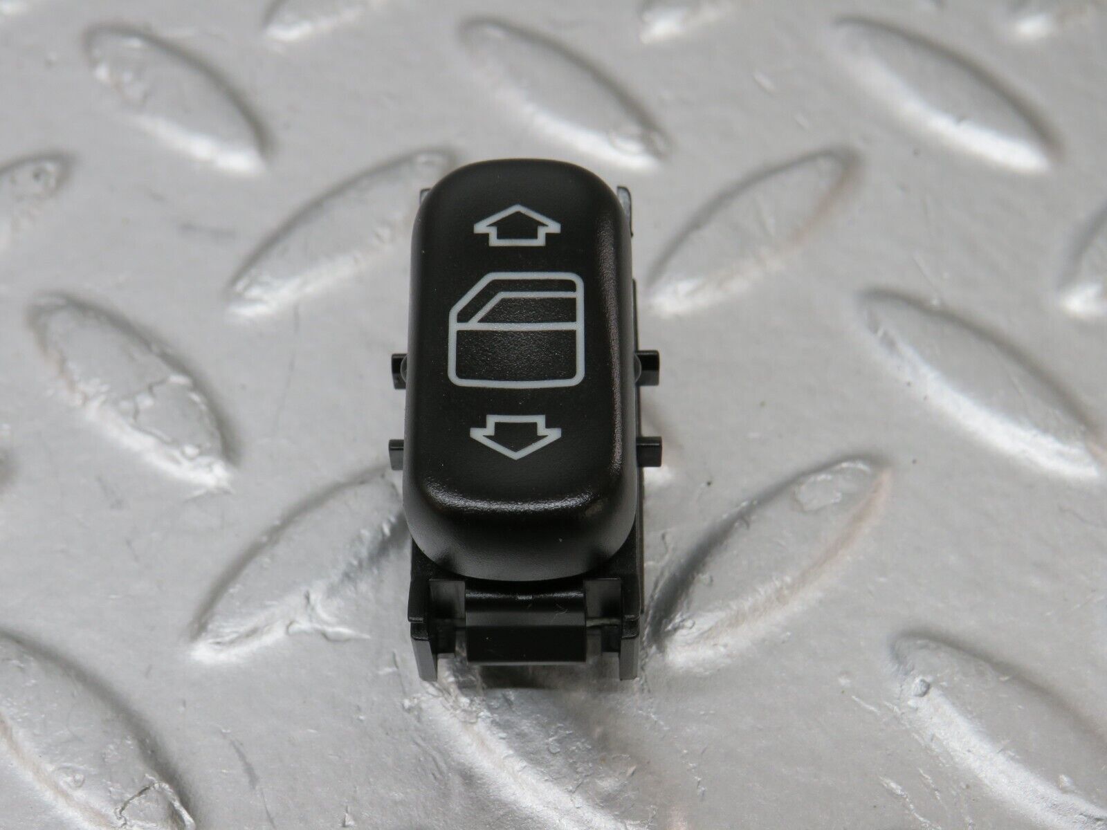 34755 Mercedes-Benz W210 320E Electric Window Switch 2108208210