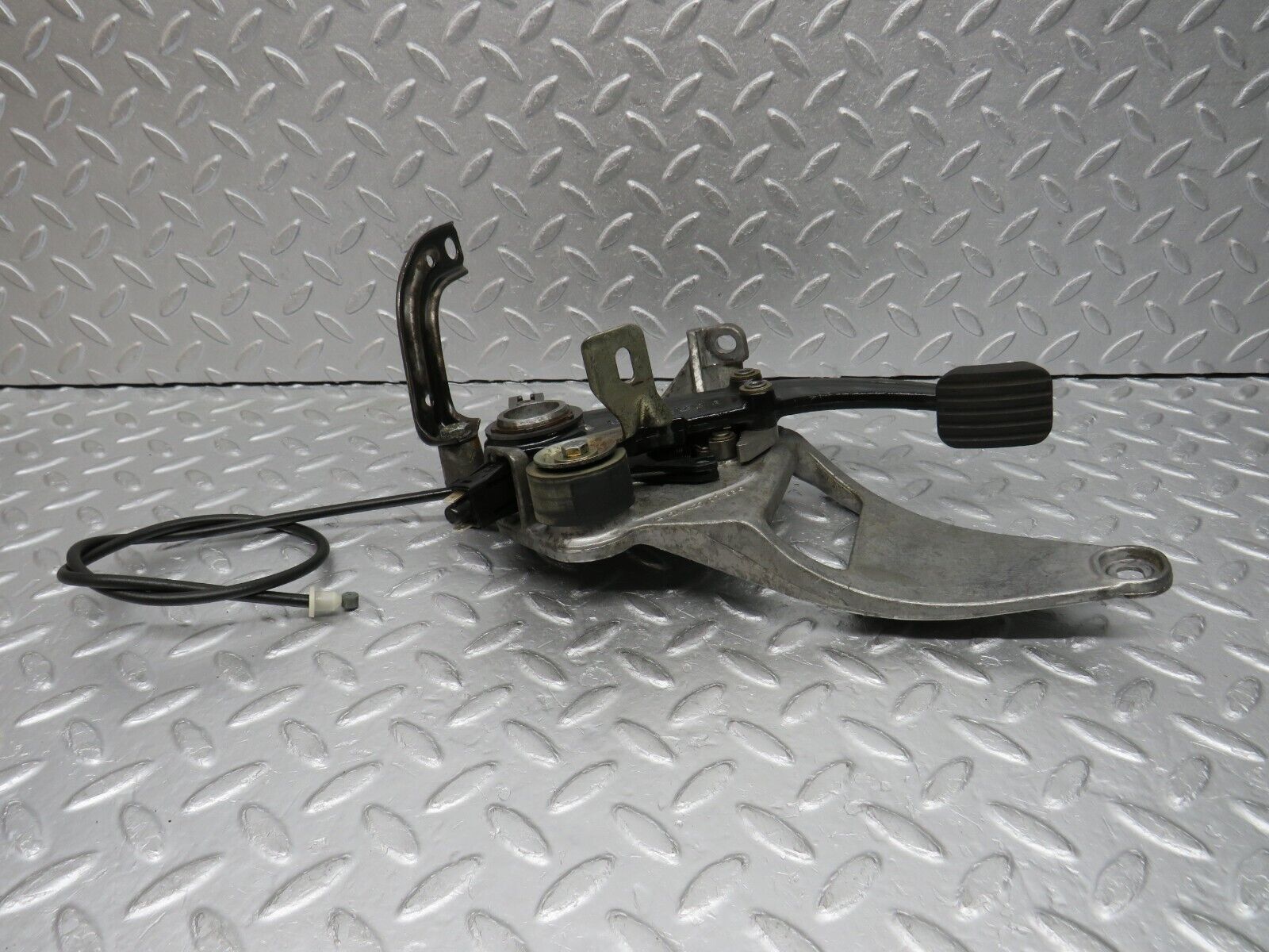 38032 Mercedes-Benz A124 320E Cabriolet Parking Brake Pedal 1244270801 1244270736