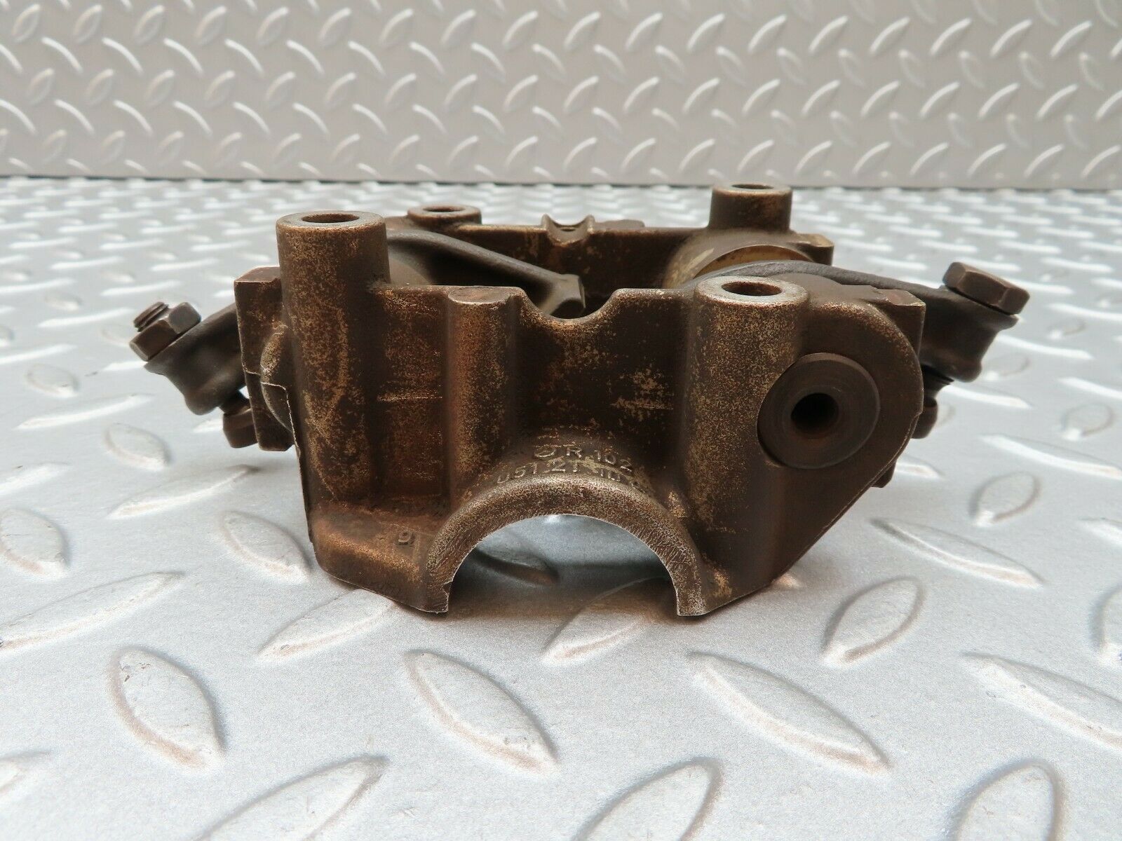 3889 Mercedes-Benz S123 200T Wagon Rocker Arms Camshaft Bearing Block 1020512110