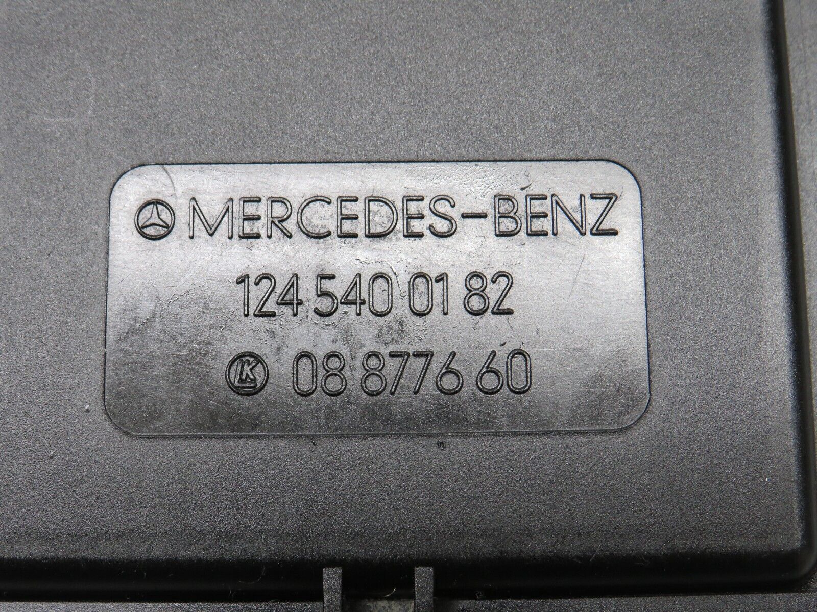 32363 Mercedes-Benz S124 300TE Wagon Fuse Box Lid Cover 1245400282 1245400182