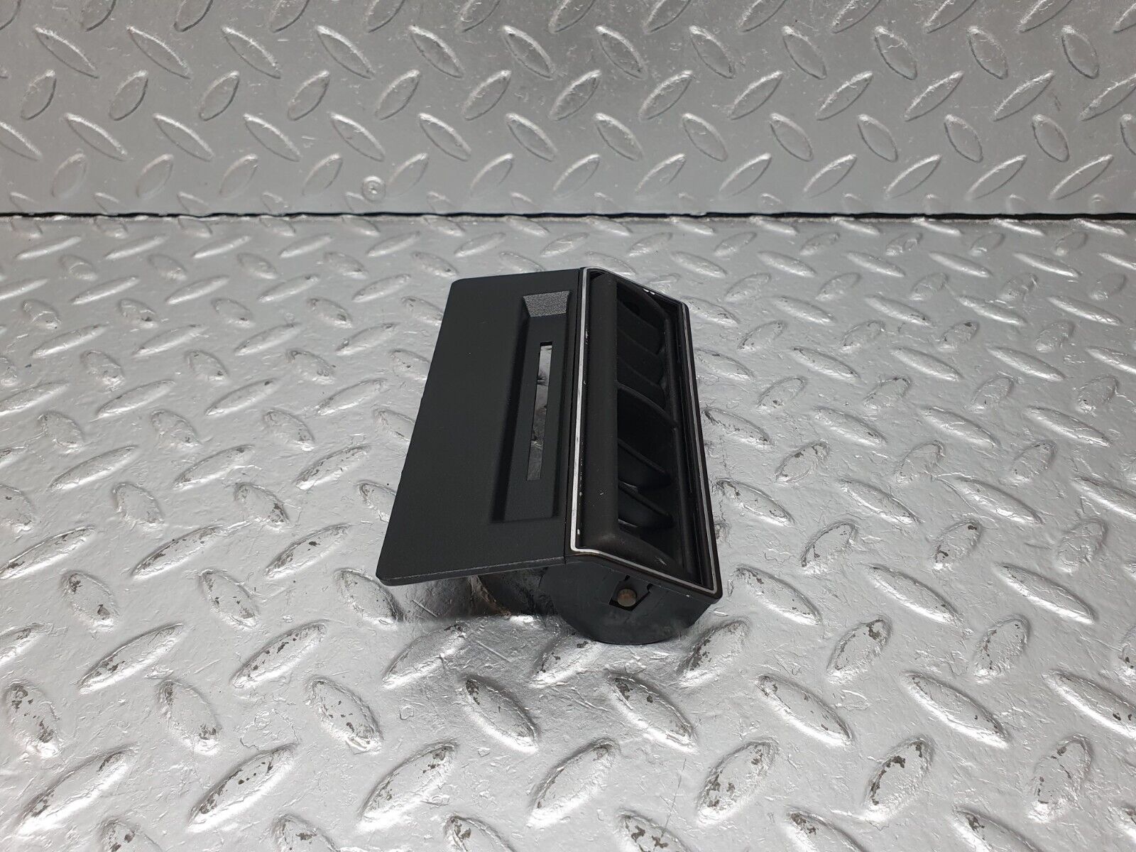 40984 Mercedes-Benz W126 300SE Centre Console Air Vent 1268300013