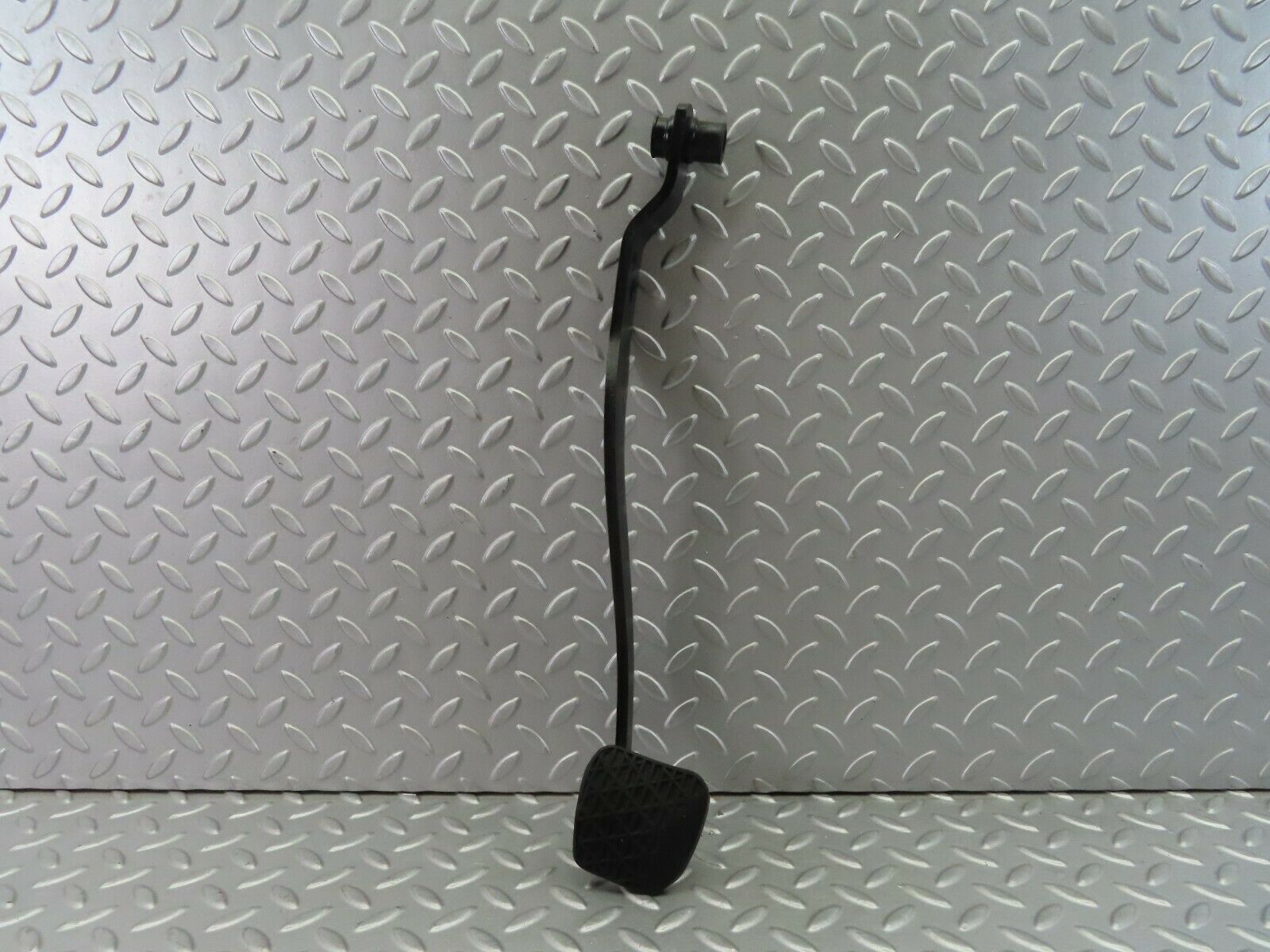 7404 Mercedes-Benz W116 450SE Brake Pedal