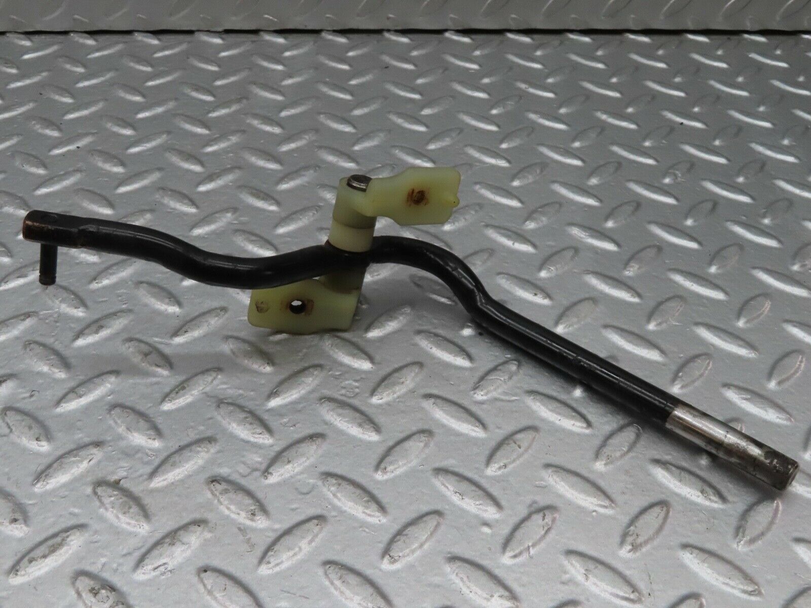 18170 Mercedes-Benz W123 200 Accelerator Pedal Linkage