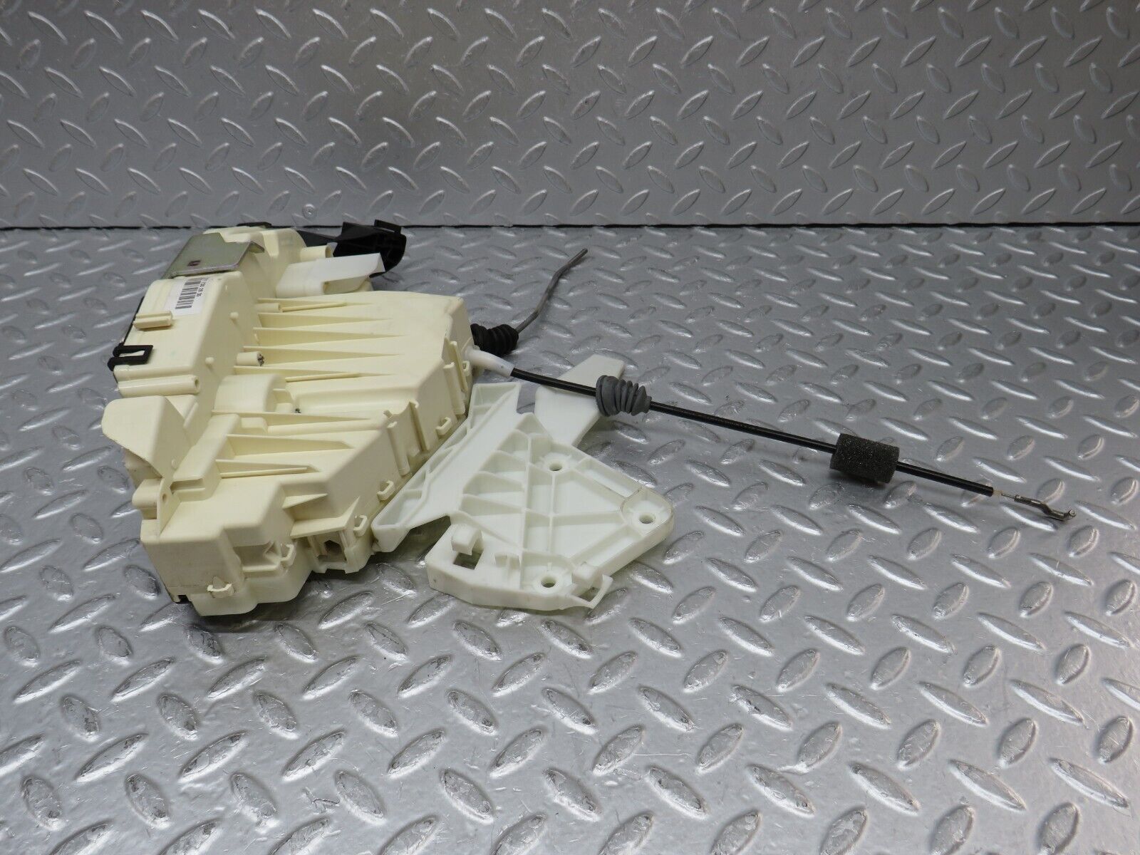 35236 Mercedes-Benz W221 Rear Right Door Lock Mechanism 2217302835