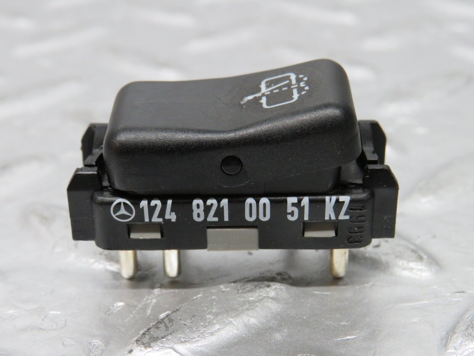 31379 Mercedes-Benz S124 220TE Wagon Tailgate Window Washer Switch 1248210051