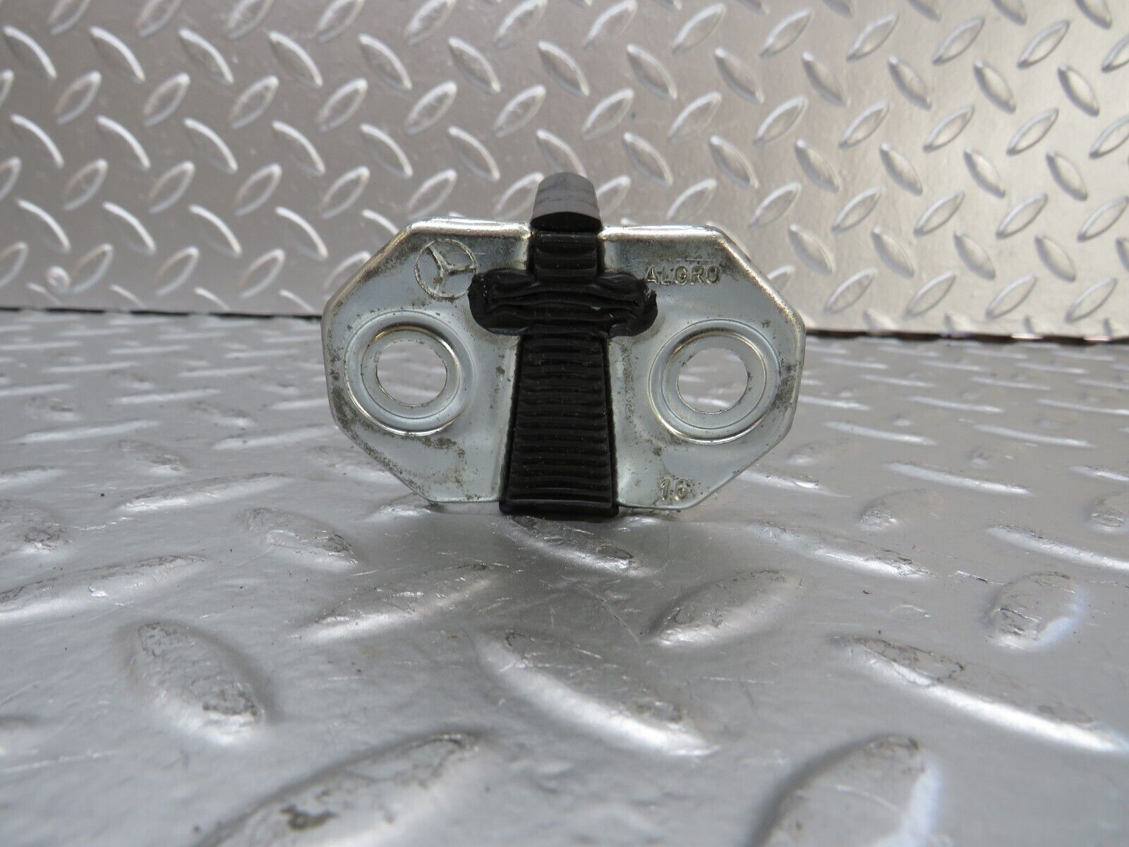 25031 Mercedes-Benz W140 S320 Door Lock Latch Right Side