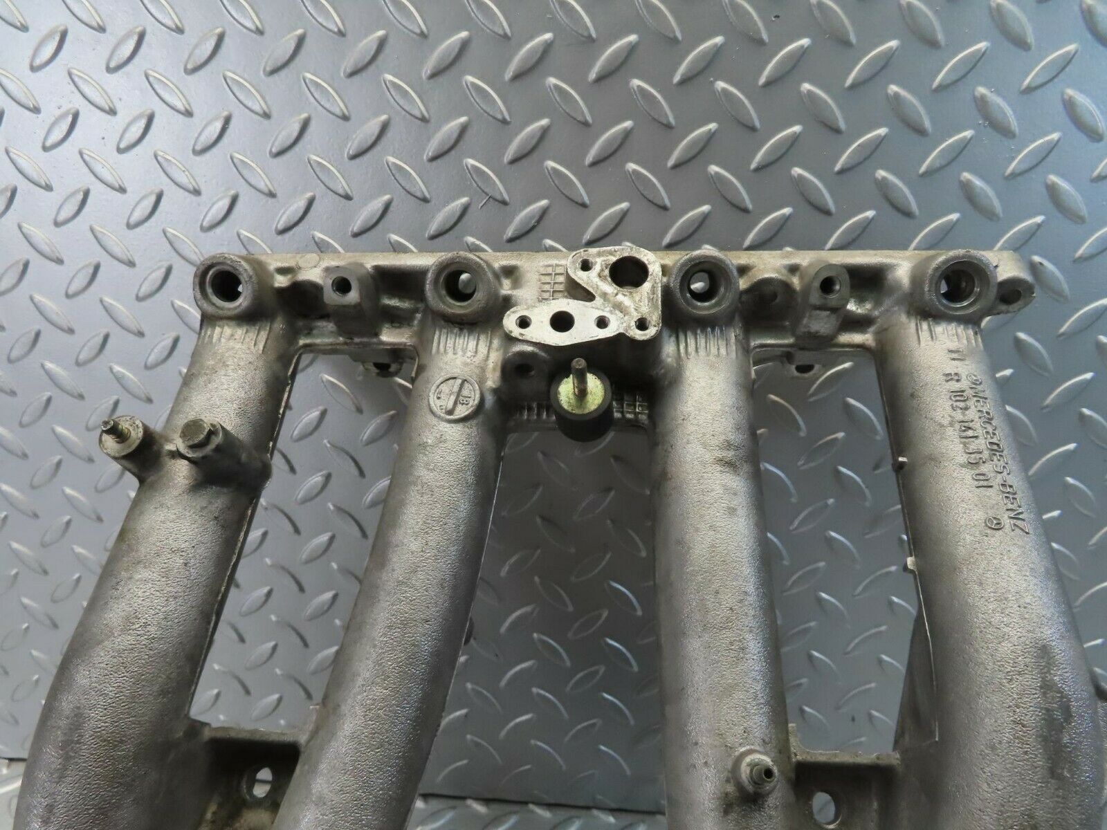 10943 Mercedes-Benz W201 190E Intake Manifold 1021413501
