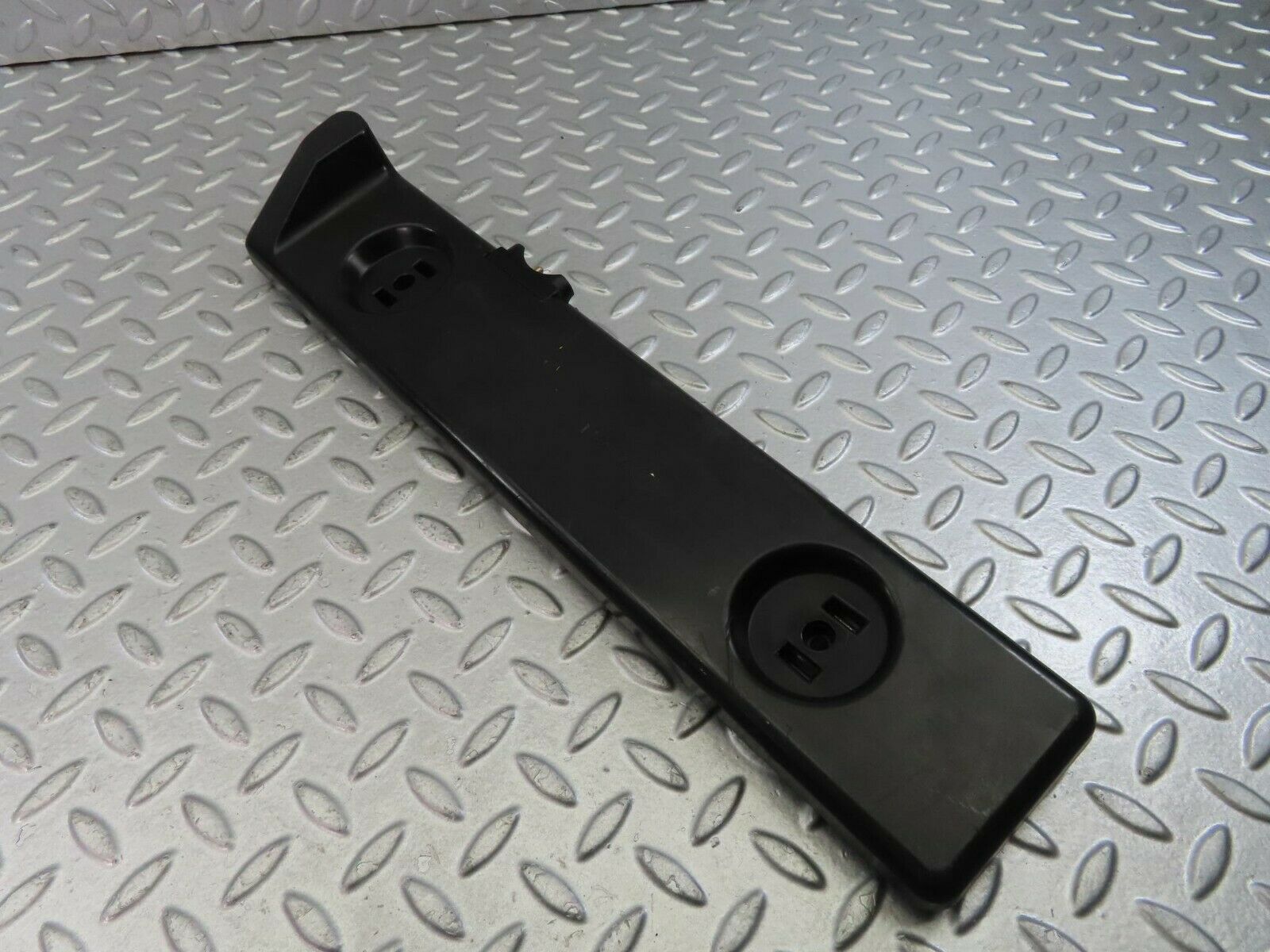 9038 Mercedes-Benz W123 Tail Light Bulb Holder Left