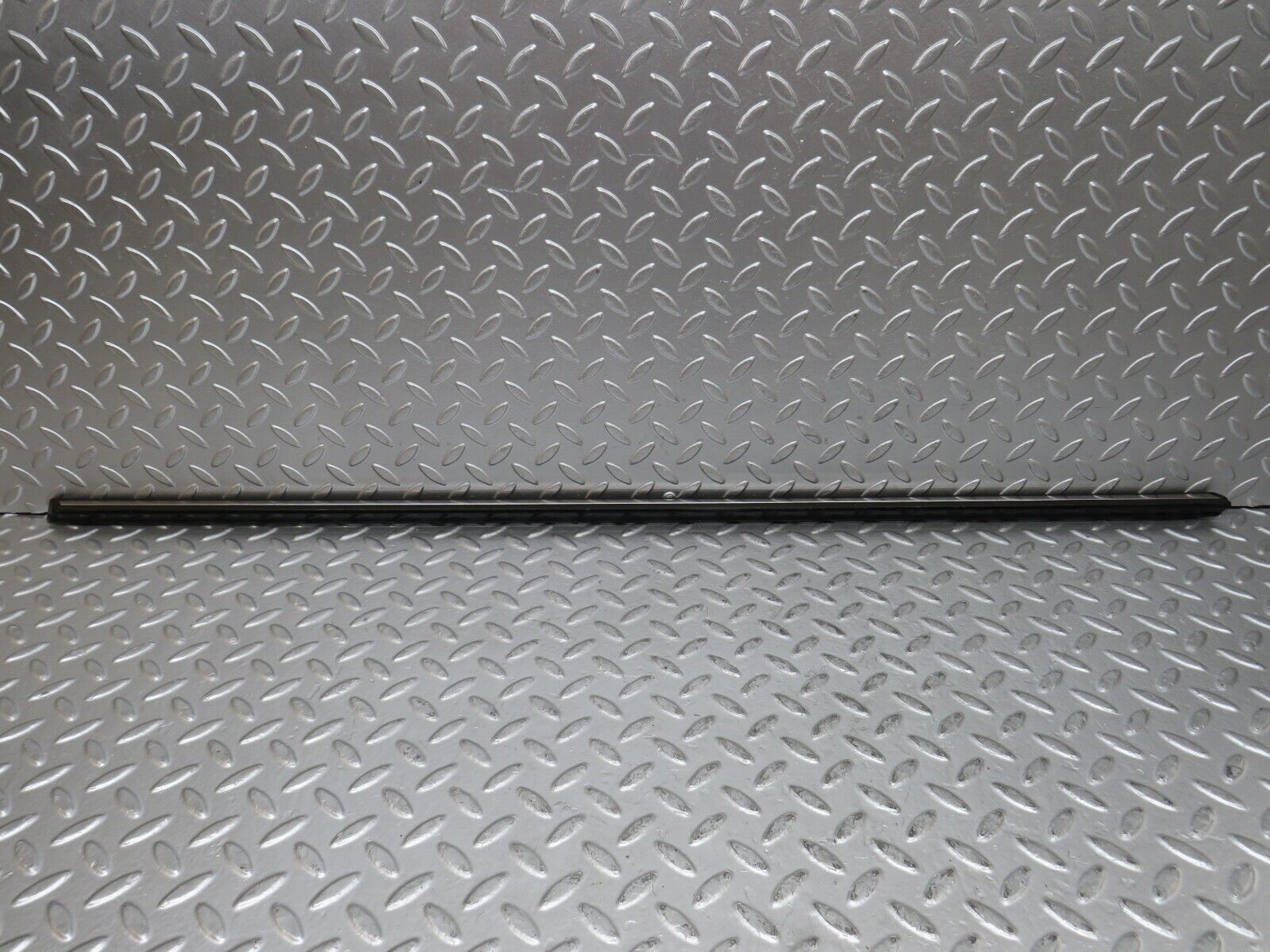 27111 Mercedes-Benz W123 280E Front Left Door Centre Moulding Trim