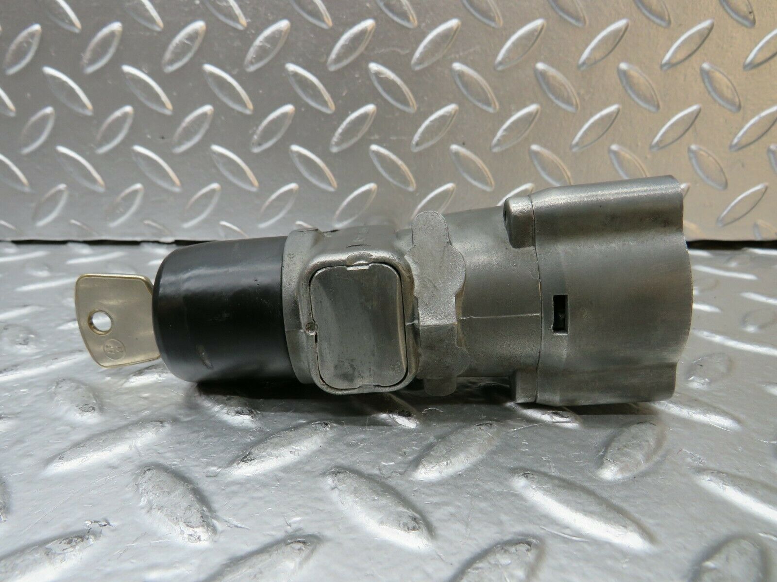 22988 Mercedes-Benz C123 230CE Coupe Steering Lock Ignition Switch With Key