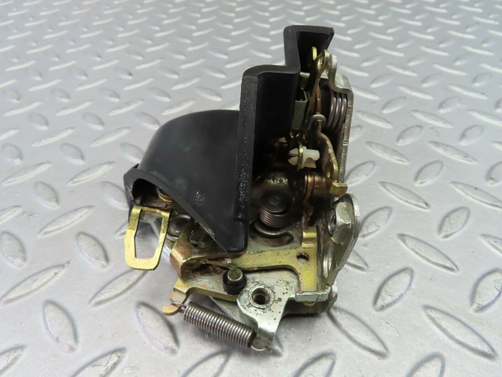 7701 Mercedes-Benz S123 230TE Wagon Rear Right Door Lock Mechanism 1237330208