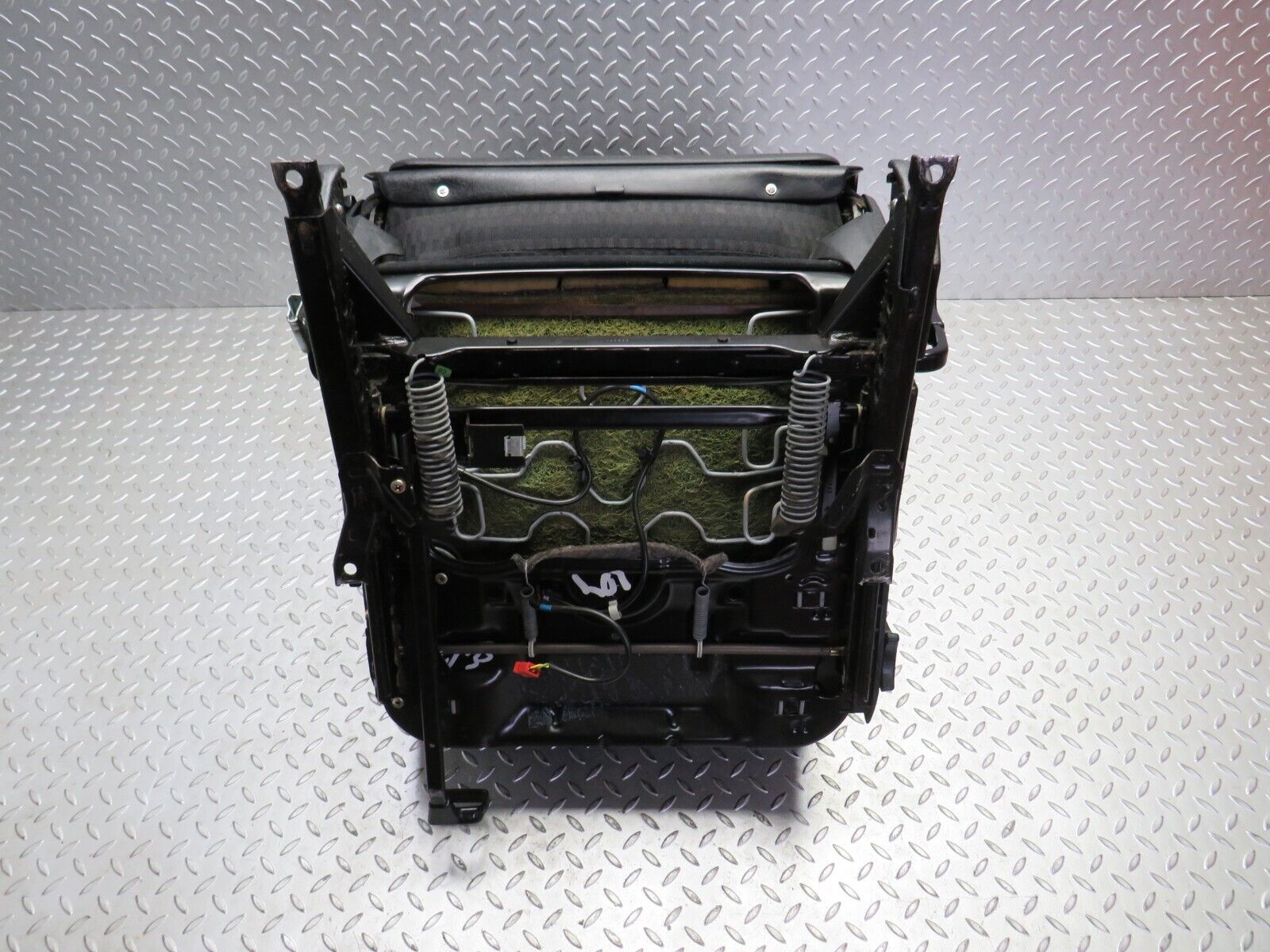 31576 Mercedes-Benz W201 190LE 1.8L Front Right Driver Seat Black